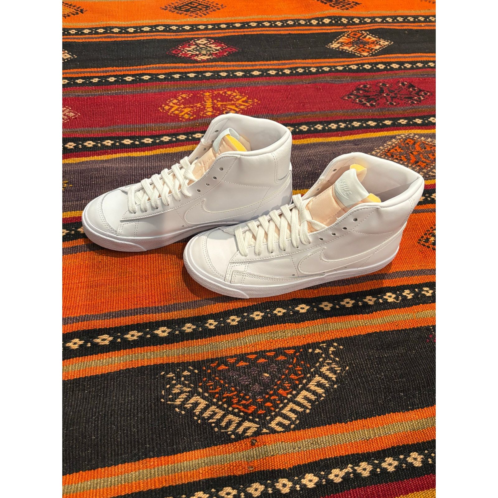 Nike Nike Women's Blazer Mid '77 Size US 7 / IT 37 - 4 Thumbnail
