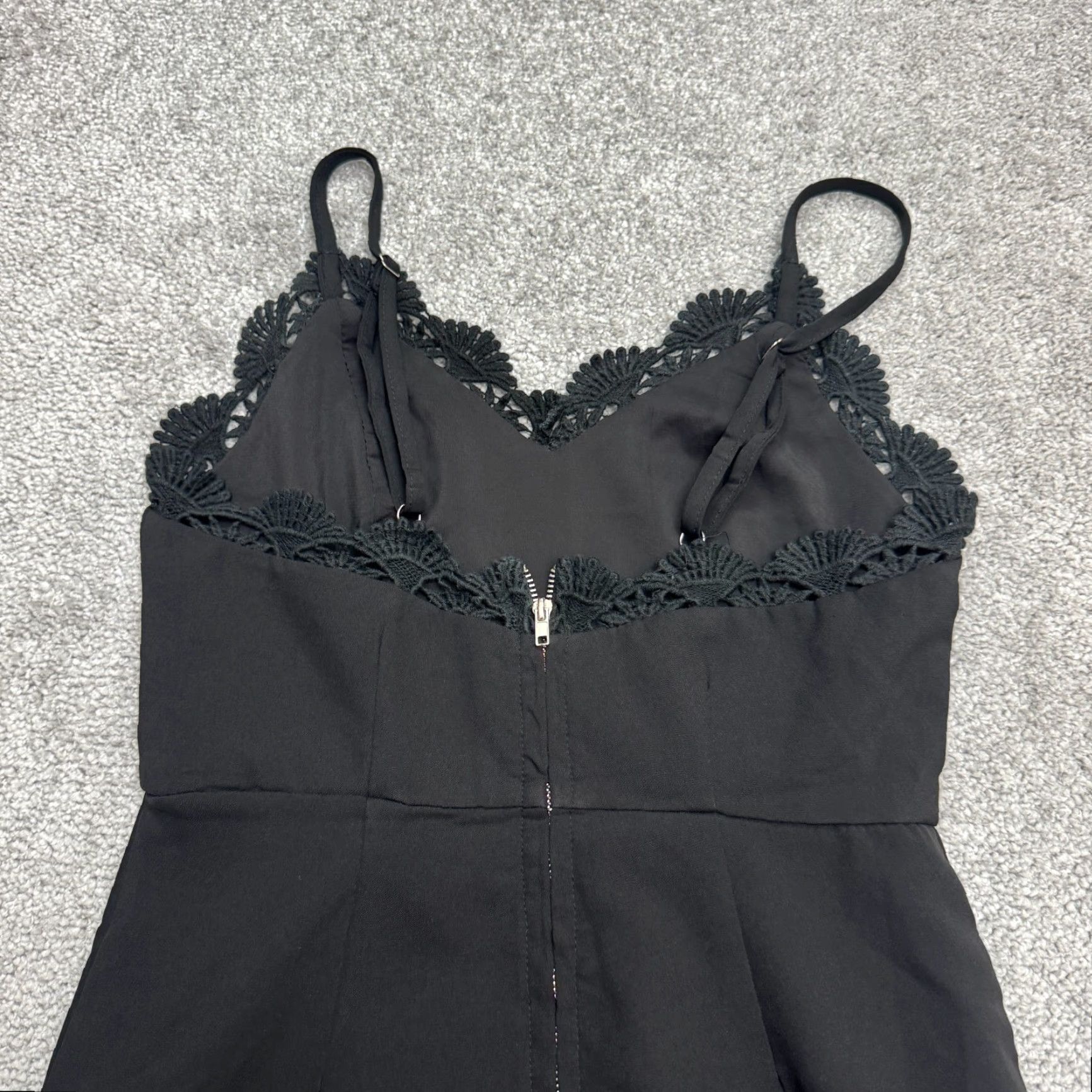 Vintage Tobi Mini Camisole Dress Women XS Black Lace Trim Tulip Hem V-Neck Slip Dress Sleeveless Size XS / US 0-2 / IT 36-38 - 5 Thumbnail
