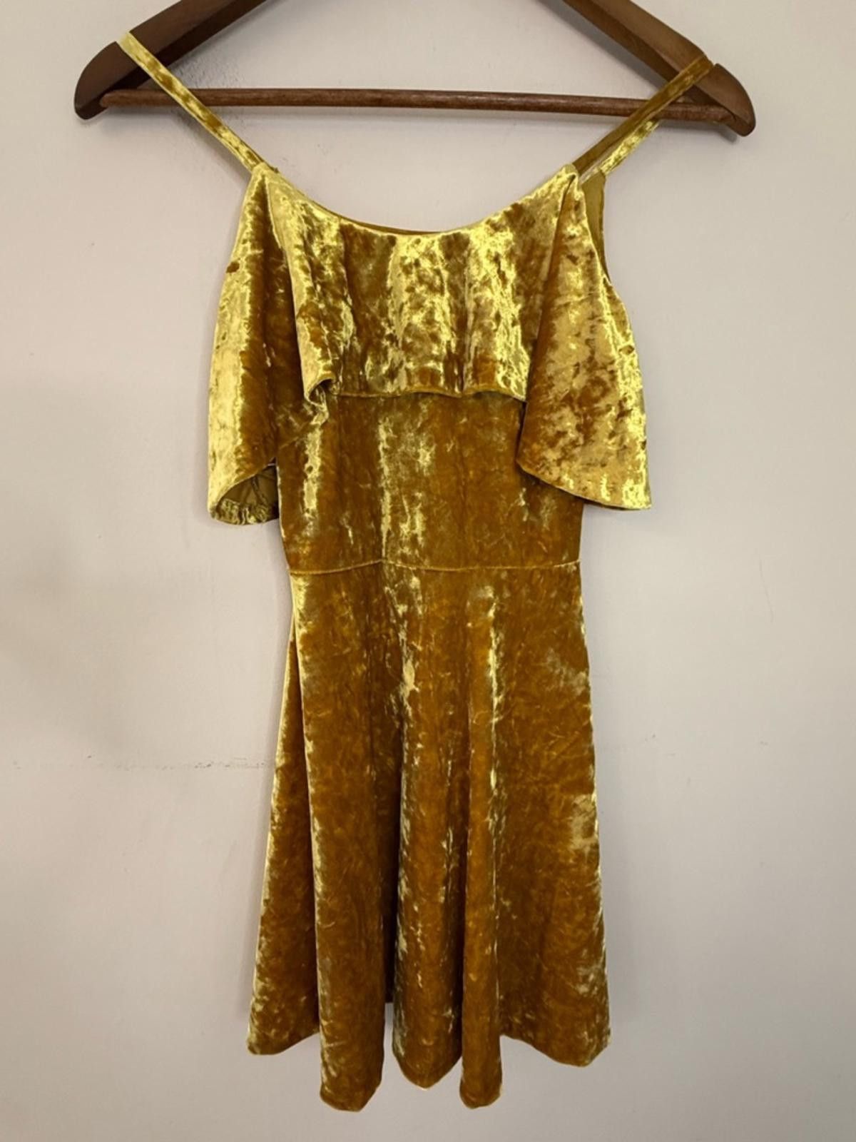 Aquascutum Aqua shimmery gold velvet sleeveless mini dress SZ XS Size XS / US 0-2 / IT 36-38 - 3 Thumbnail