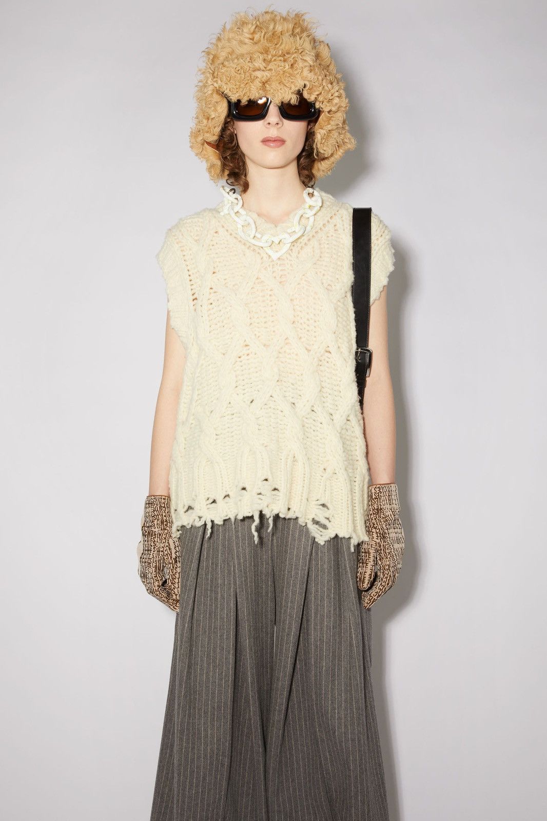 Acne Studios Acne Studios Distressed Raw Edge Yarn Oversized Chunky Vest Size XS / US 0-2 / IT 36-38 - 10 Thumbnail