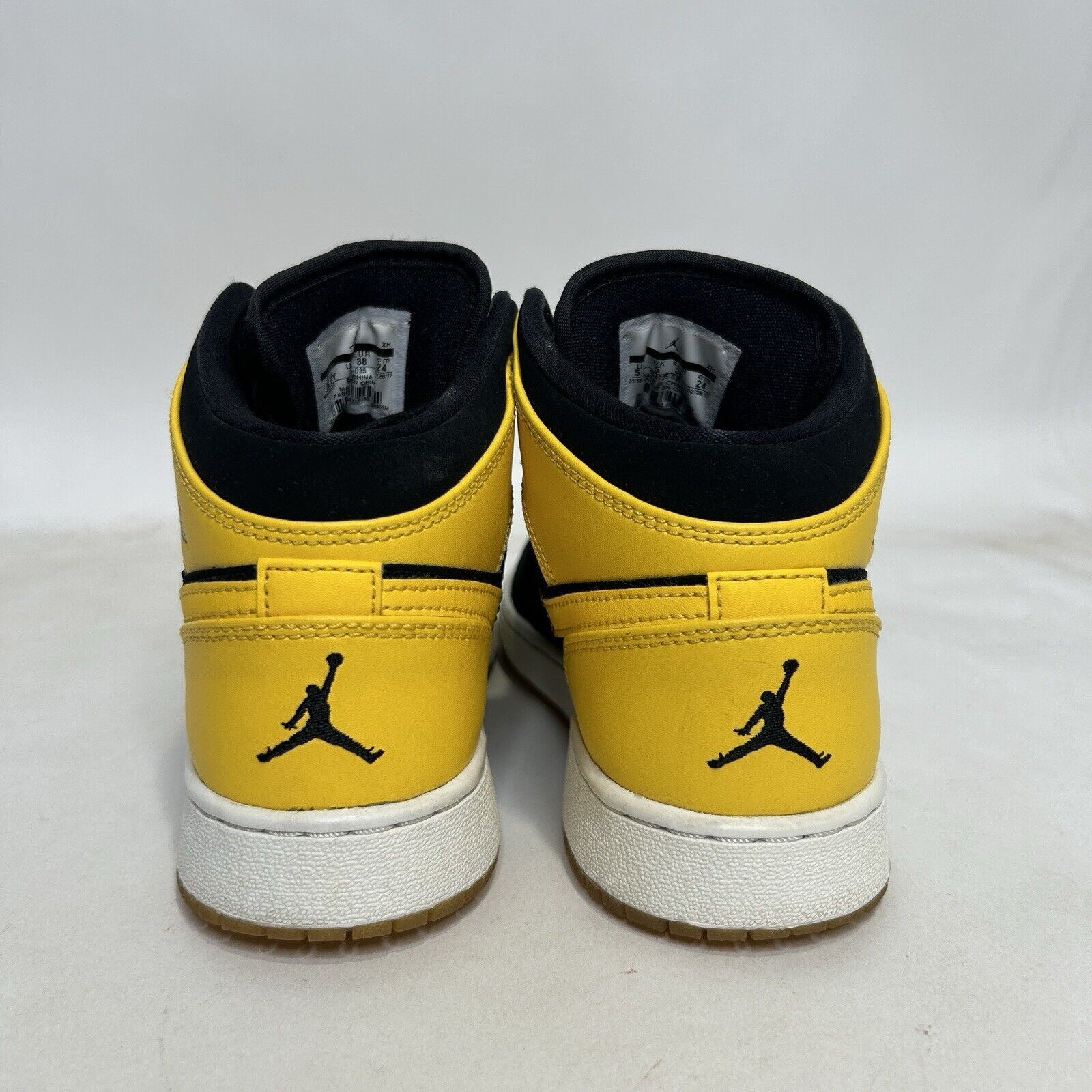 Jordan Brand Nike Air Jordan 1 Retro Mid GS “New Love” 2017 Size US 7 / IT 37 - 5 Thumbnail