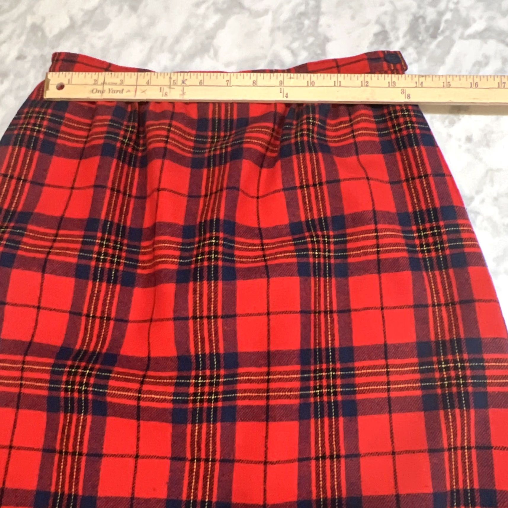 Pendleton VINTAGE Pendleton Wool Skirt Size 10 Women A-Line Knee Length Plaid Red USA Made Leslie Tartan USA Pattern Wool Lined Side Zip Size 32" / US 10 / IT 46 - 6 Thumbnail