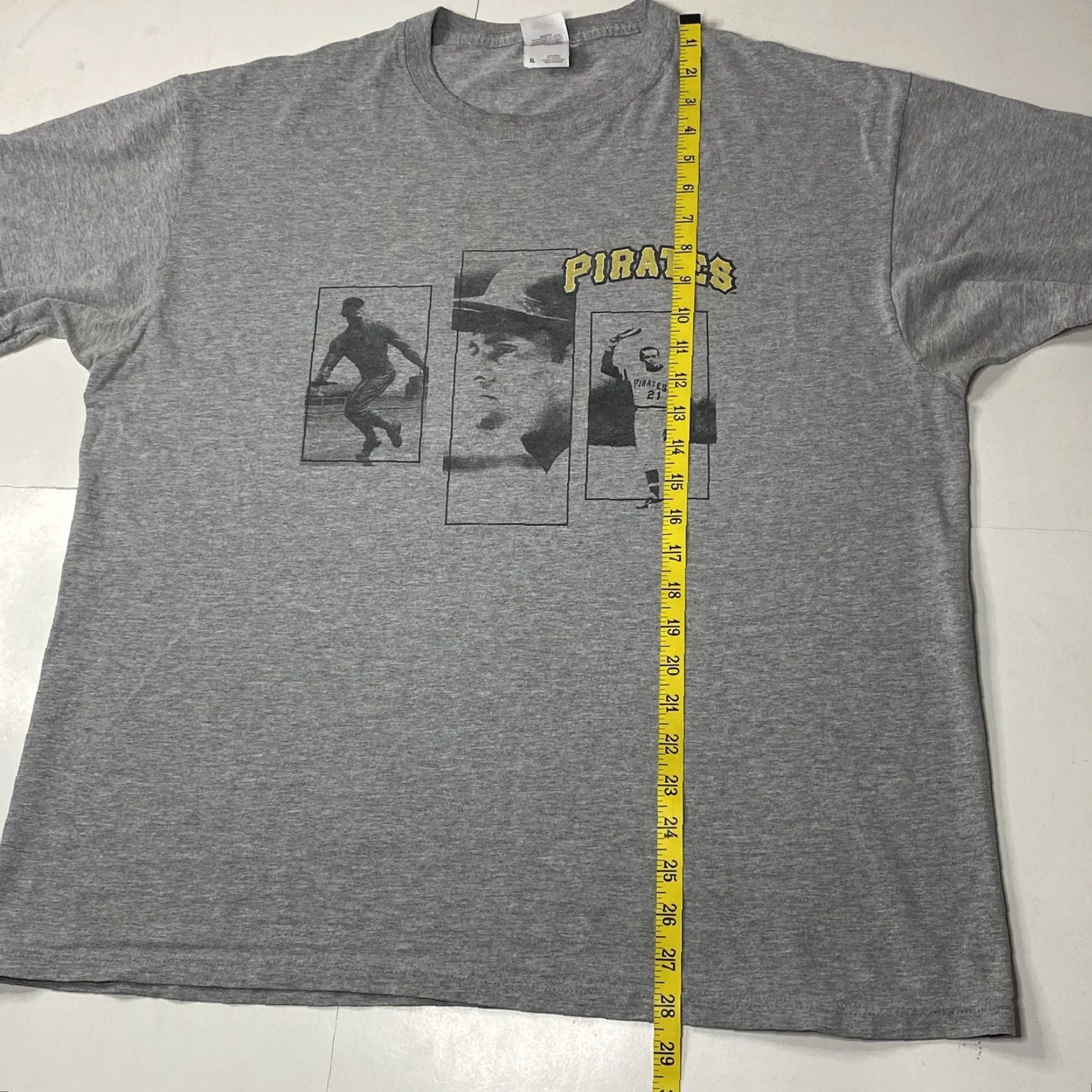 Fruit Of The Loom VINTAGE 90’s T Shirt XL Pirates MLB Roberto Clemente Baseball Fruit of the Loom Gray Men Short Sleeve Crew Neck Regular Size US XL / EU 56 / 4 - 6 Thumbnail