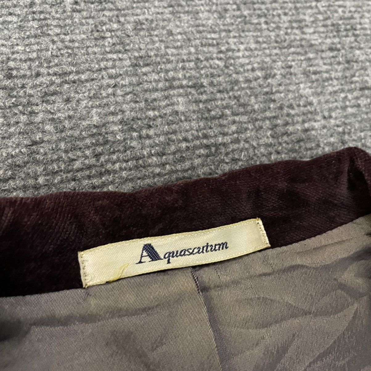 Aquascutum × Designer × Japanese Brand Aquascutum Dark Burgundy Velvet Blazer Size 36R - 6 Thumbnail