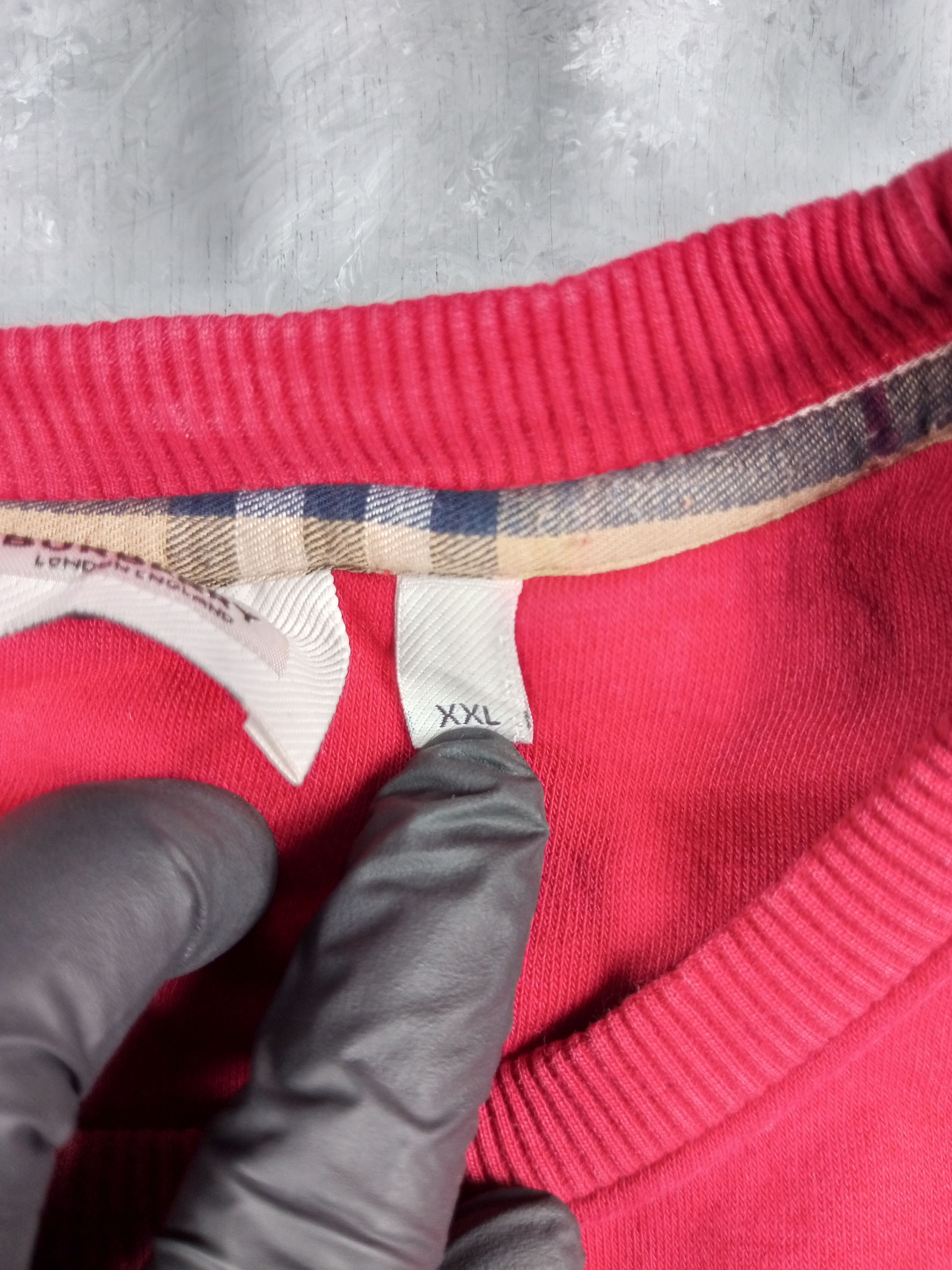 Burberry Vintage Faded Red Burberry Sweater Size US XXL / EU 58 / 5 - 9 Thumbnail