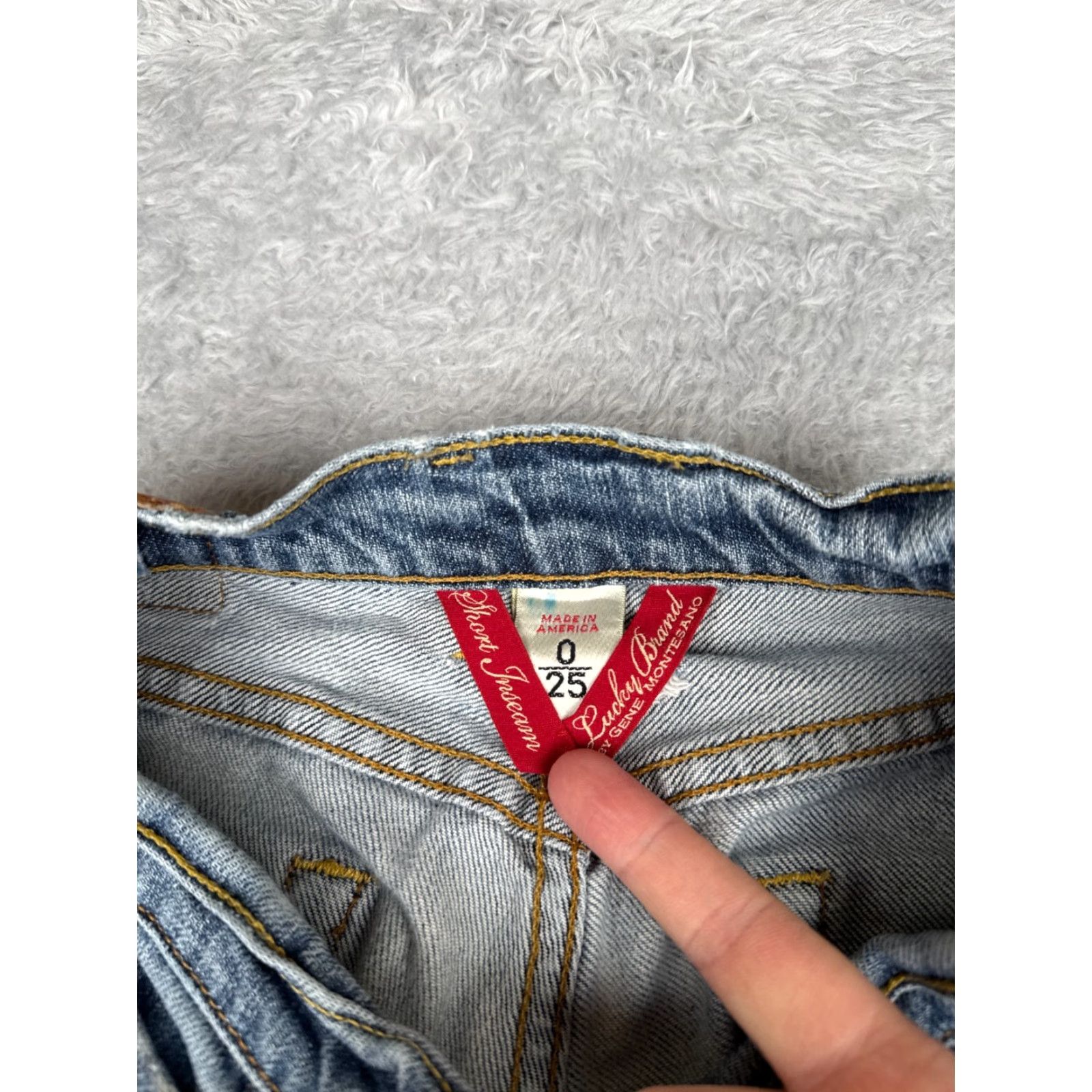Lucky Brand VINTAGE Lucky Brand Jeans 0 Blue Denim Flared Low Rise Classic 27x28 Womens Size 25" / US 0 / IT 36 - 6 Thumbnail