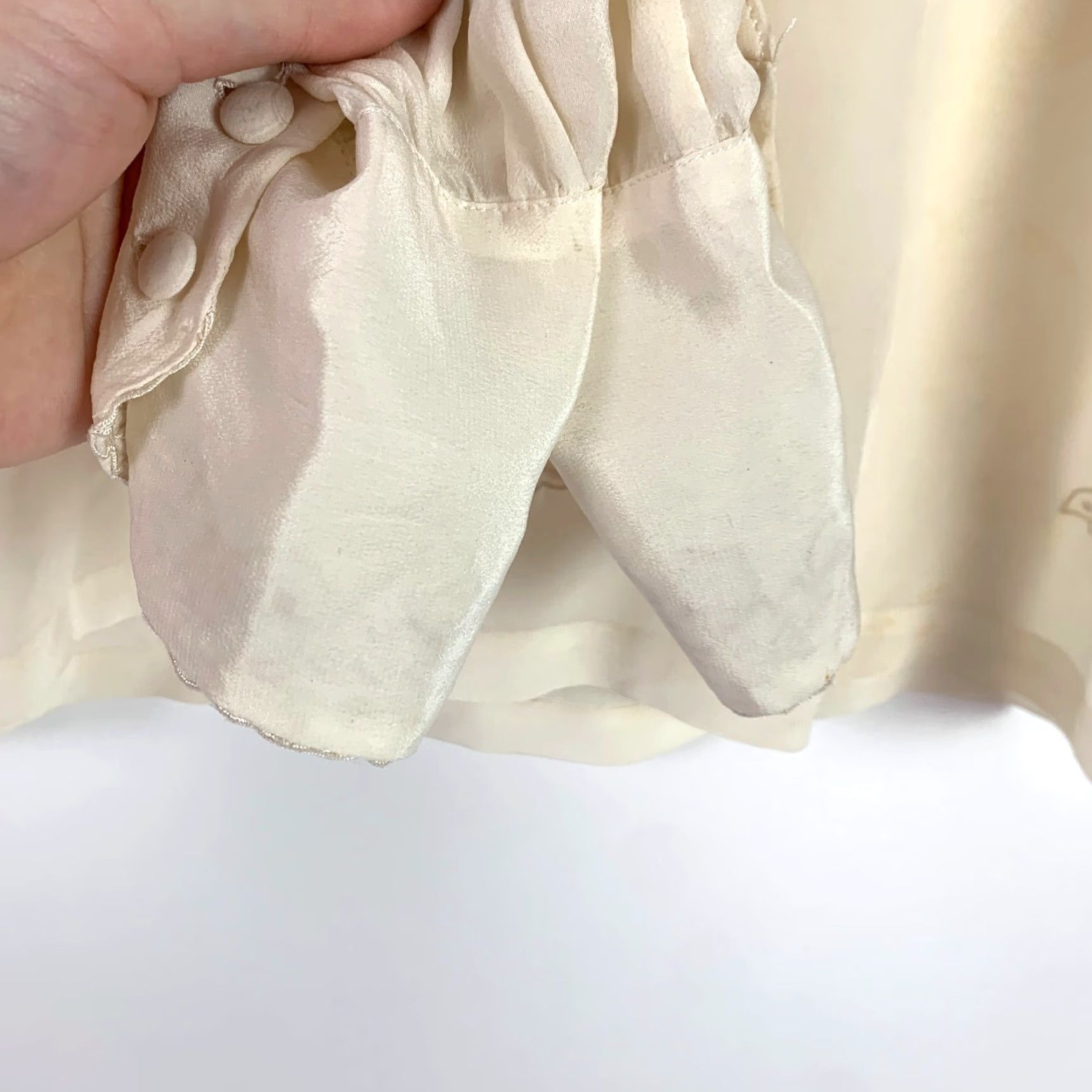 Vintage VINTAGE Jade Lantern Shirt 50s Cream Silk Long Sleeve Button Up Size 38 Staining Size XS / US 0-2 / IT 36-38 - 5 Thumbnail