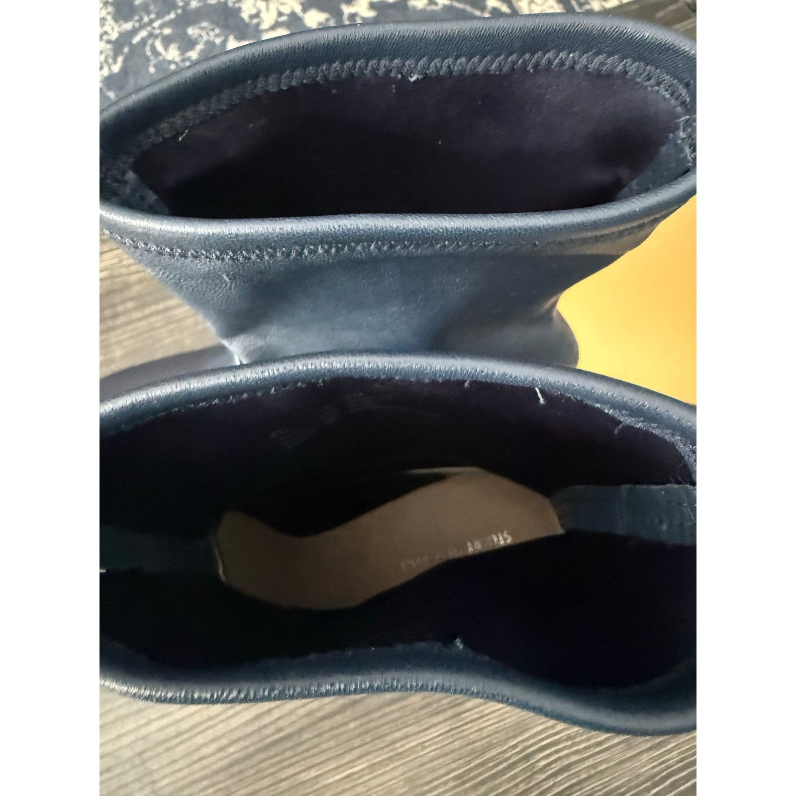 Stuart Weitzman NWOT Stuart Weitzman Allshine Leather w/Studded Heels Sz. 10 Size US 10 / IT 40 - 6 Thumbnail