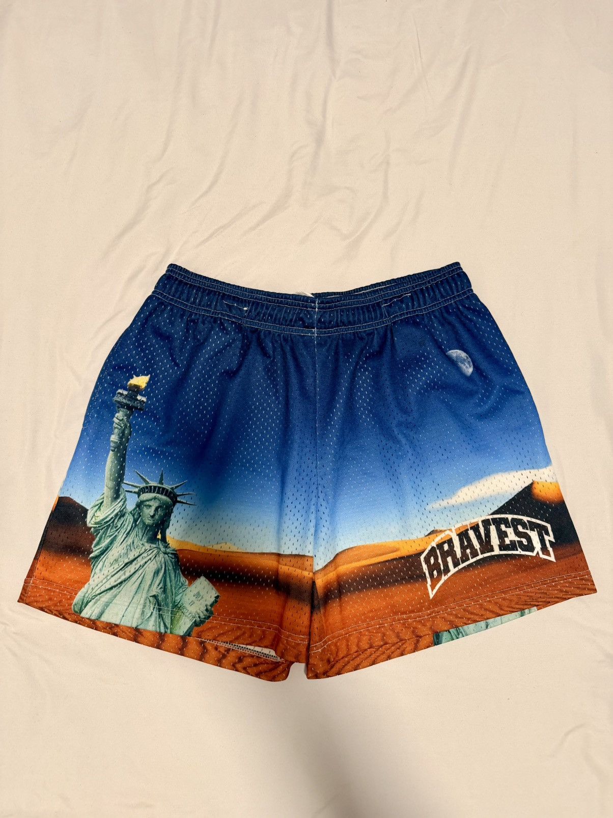 Bravest Studios Bravest New York Statue of Liberty Shorts Size US 36 / EU 52 - 1 Thumbnail