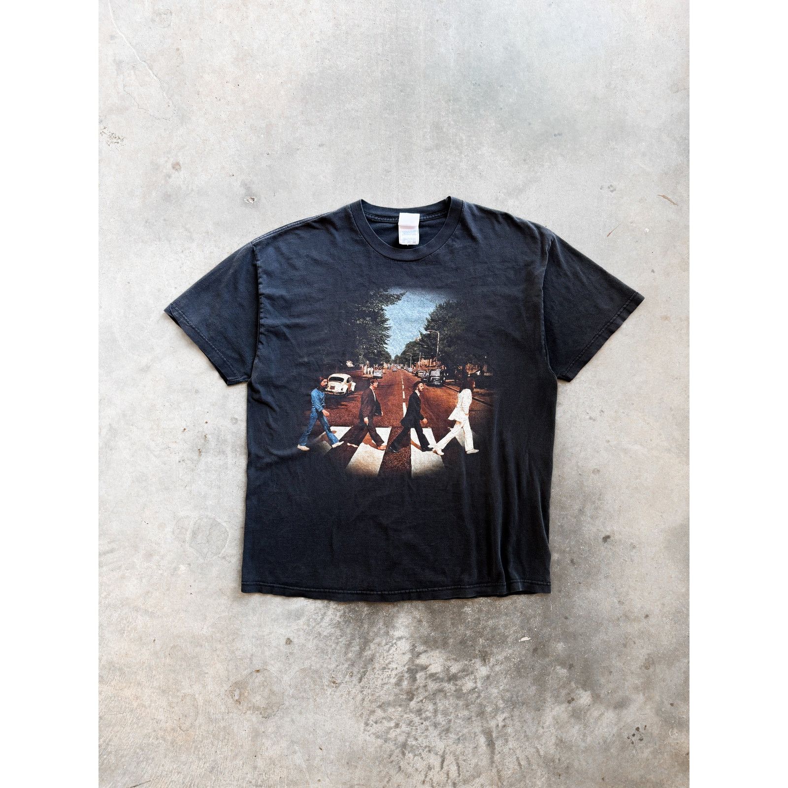Vintage 2000s Faded Beatles Abby Road Tee Size XXL Size US XXL / EU 58 / 5 - 1 Thumbnail