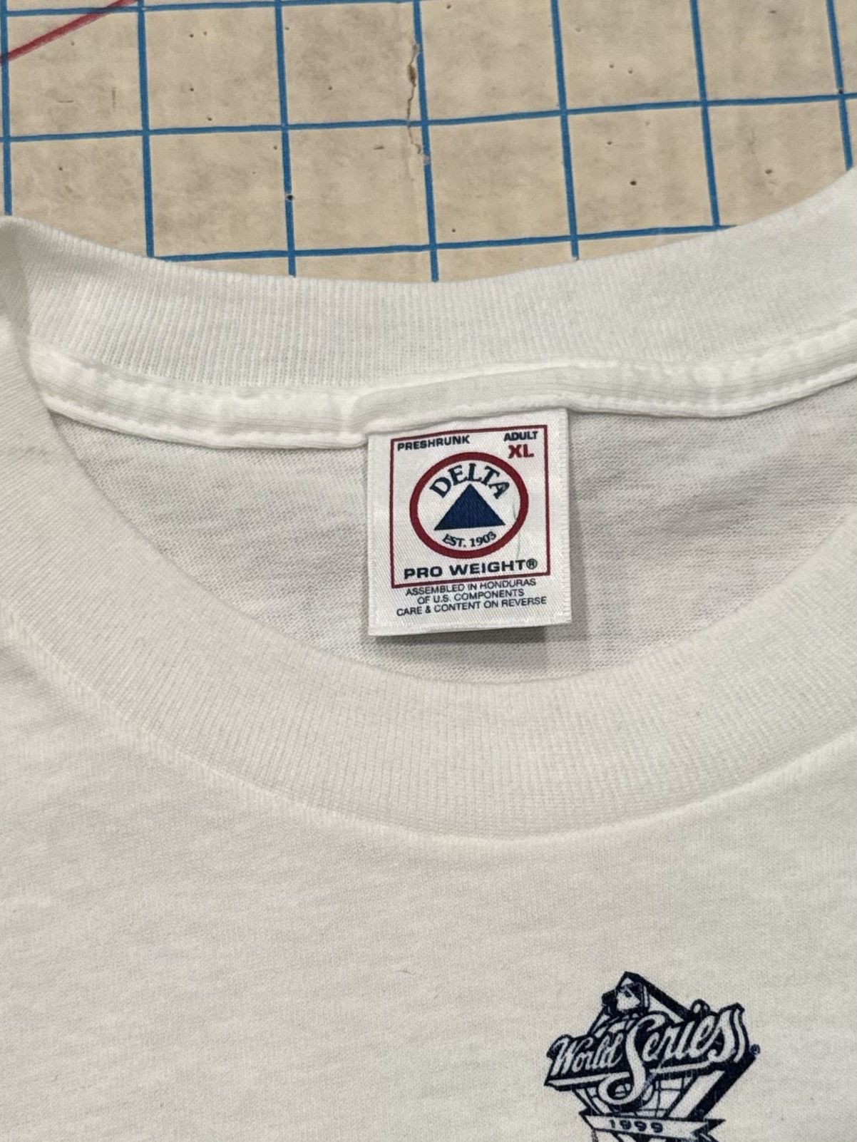 New York Yankees 1999 World Series Championship Tee New York Yankees Mens XL Size US XL / EU 56 / 4 - 7 Thumbnail