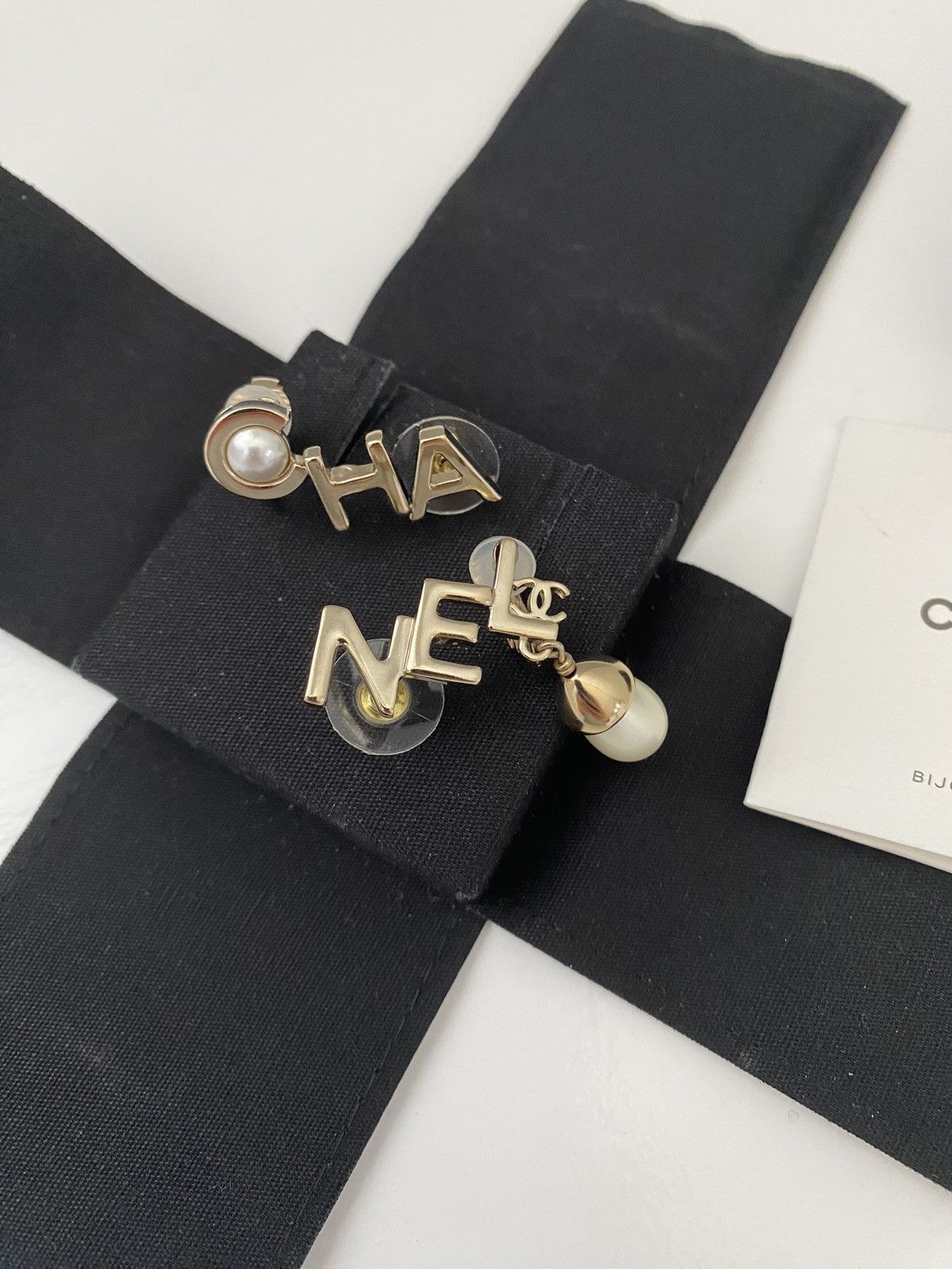 Chanel Authentic Chanel earrings Size ONE SIZE - 2 Thumbnail