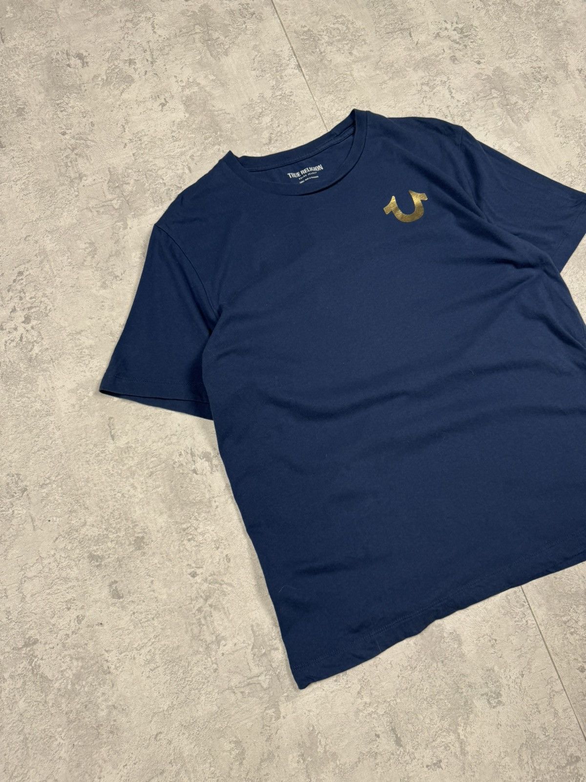 True Religion True Religion Blue T Shirt Big Gold Logo Size L Size US L / EU 52-54 / 3 - 6 Thumbnail