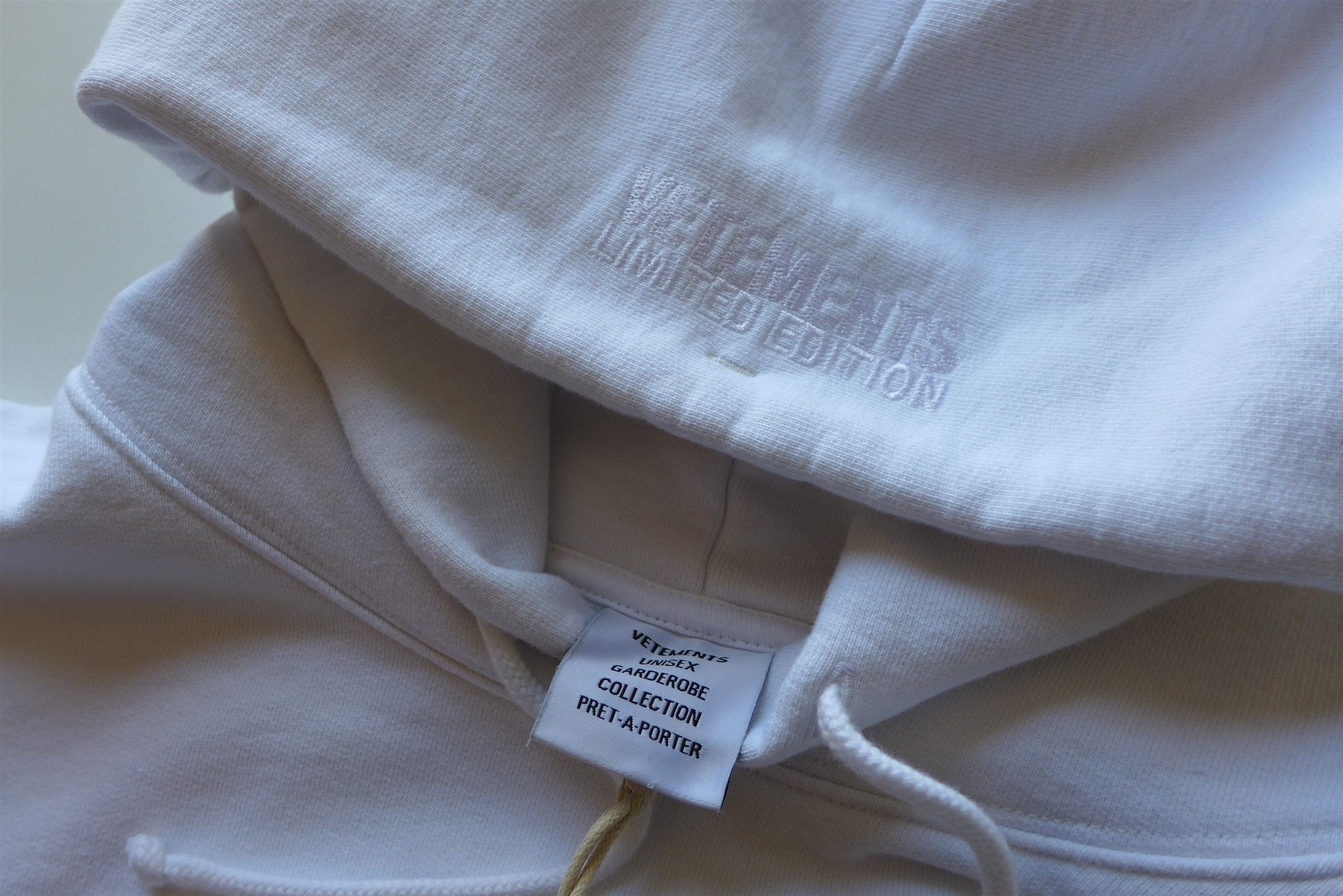 Vetements Vetements Translation Hoodie - White Rainbow Size US XL / EU 56 / 4 - 6 Thumbnail