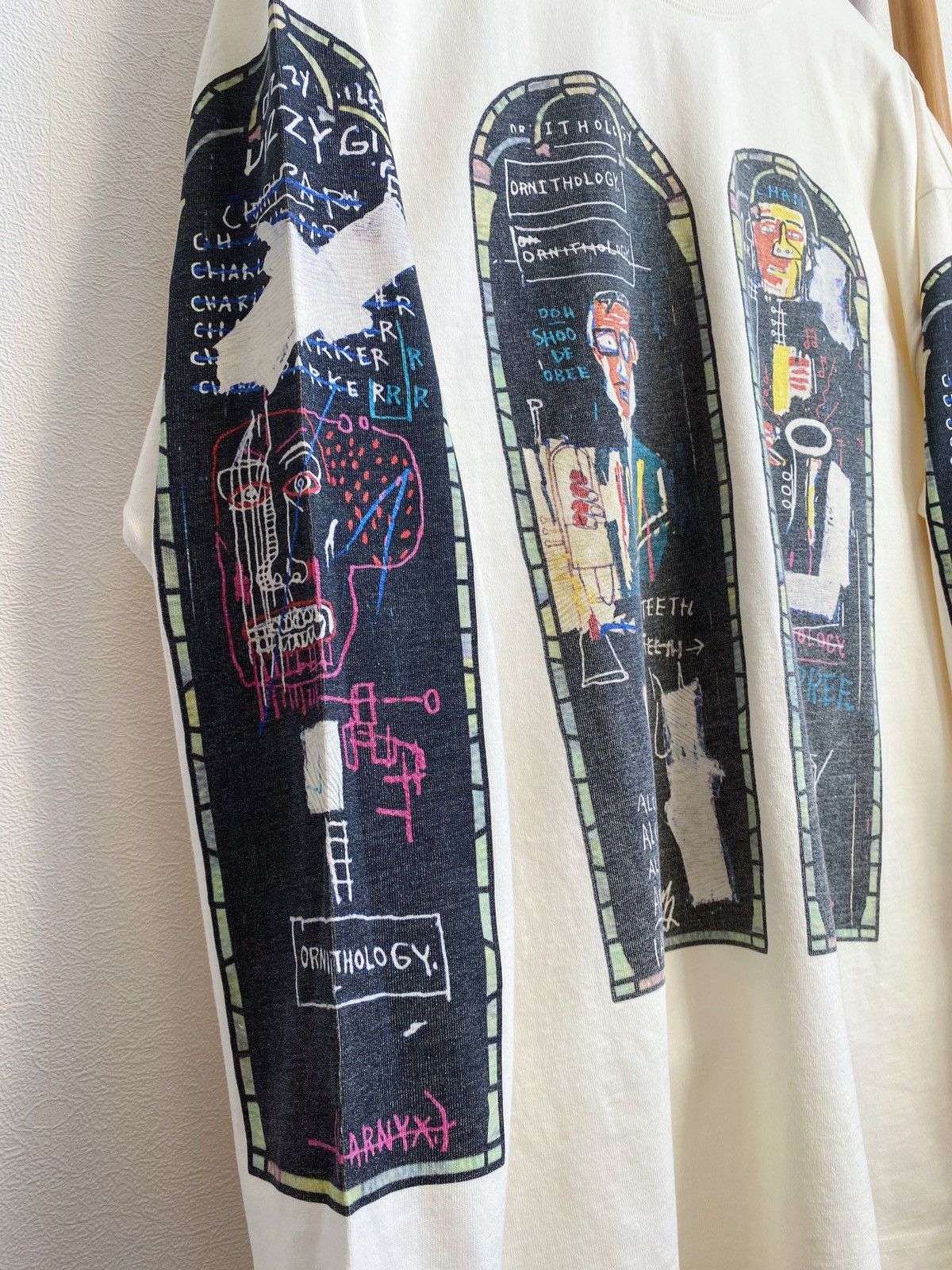 H&M × Jean-Michel Basquiat × Who Decides War WHO DECIDES WAR x BASQUIAT x H&M LONG SLEEVE RELAXED T-SHIRT Size US S / EU 44-46 / 1 - 5 Thumbnail