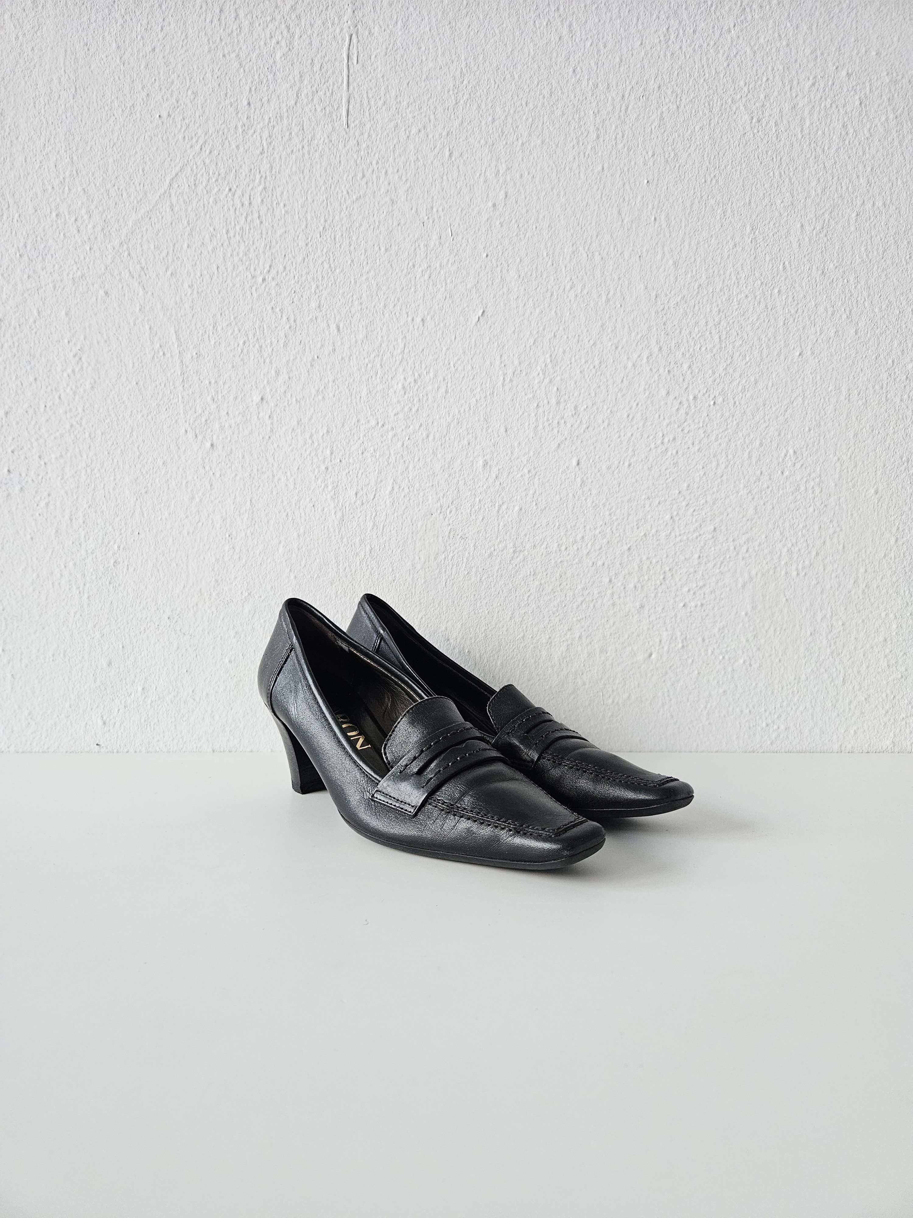 Vintage Vintage long toe leather heels Size US 9 / IT 39 - 4 Thumbnail