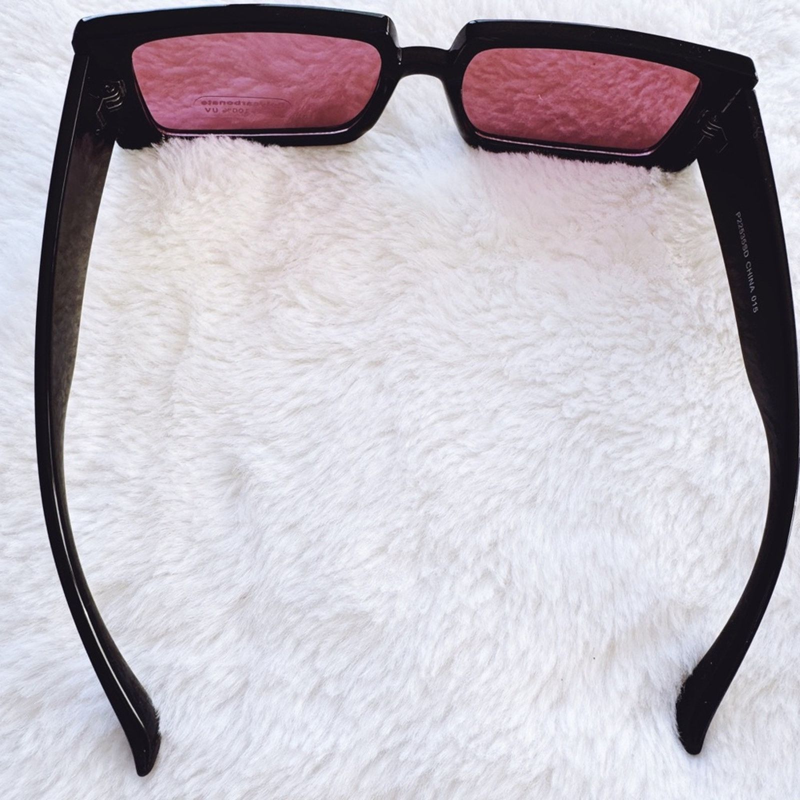 Other Abigail Black w/ Red Tint Rectangular Sunglasses Size ONE SIZE - 10 Thumbnail