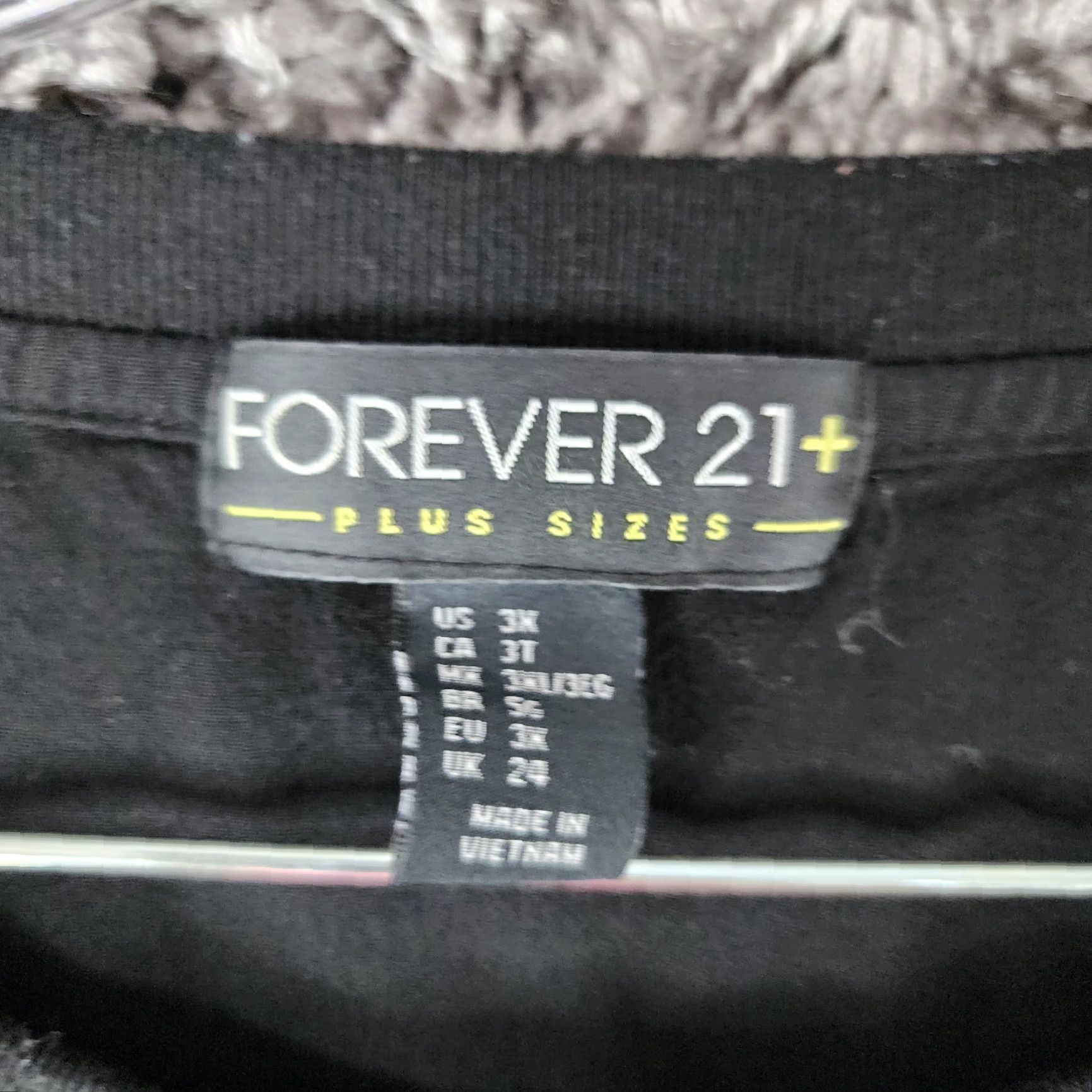 Forever 21 VINTAGE Forever 21 Plus Women's T-Shirt Short Sleeve Black Expect The Unexpected 3X Size 40" / US 18 - 4 Thumbnail