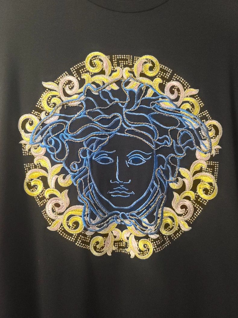 Versace Versace Crewneck T-shirt Size M / US 6-8 / IT 42-44 - 2 Thumbnail