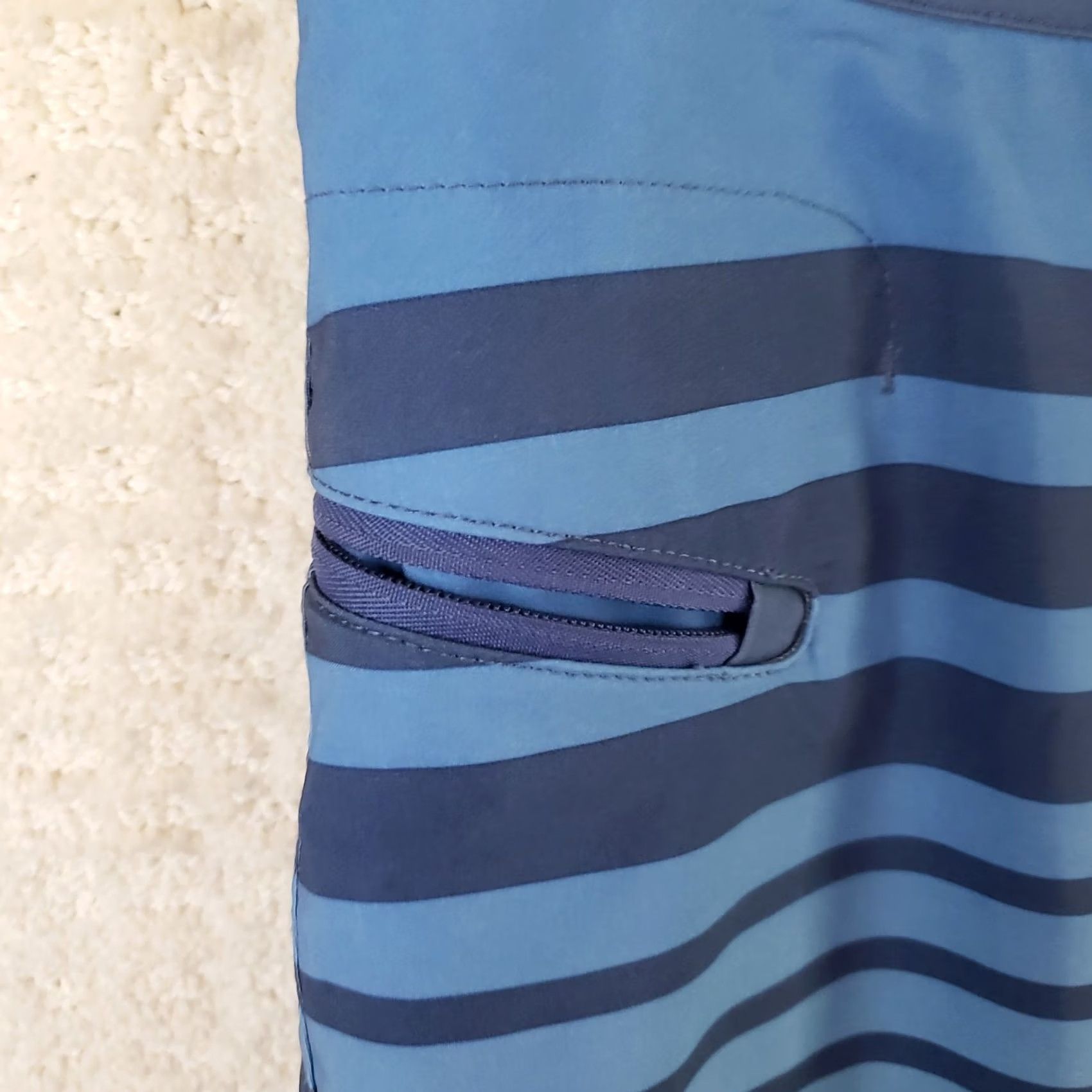 Vineyard Vines Vineyard Vines Board Shorts Men 36x9 Blue Green Striped Drawstring Pockets Logo Surfing Beach Size US 36 / EU 52 - 5 Thumbnail