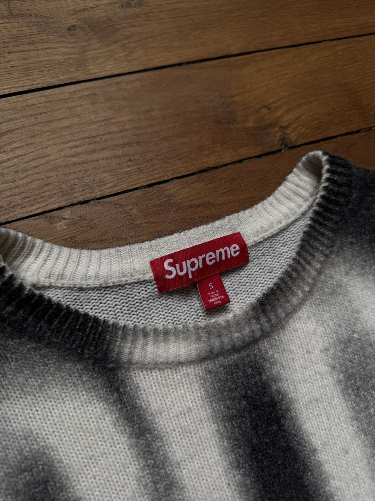 Supreme supreme blurred logo sweater black FW23 Size US S / EU 44-46 / 1 - 10 Thumbnail