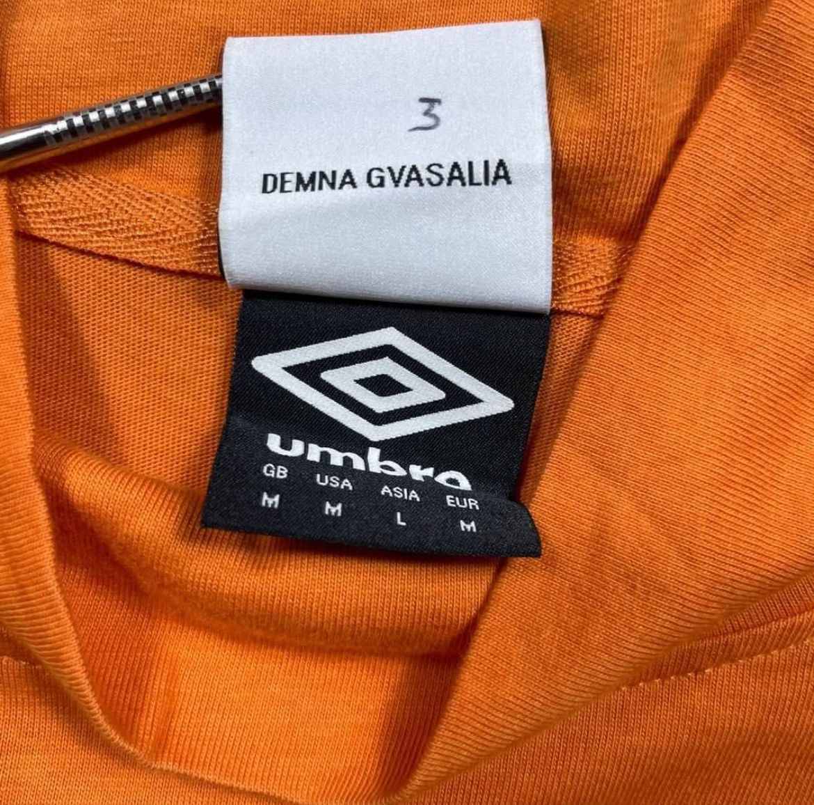 Vetements VETEMENTS X UMBRO ORANGE LONGSLEEVE BY DEMNA GVASALIA Size US M / EU 48-50 / 2 - 5 Thumbnail