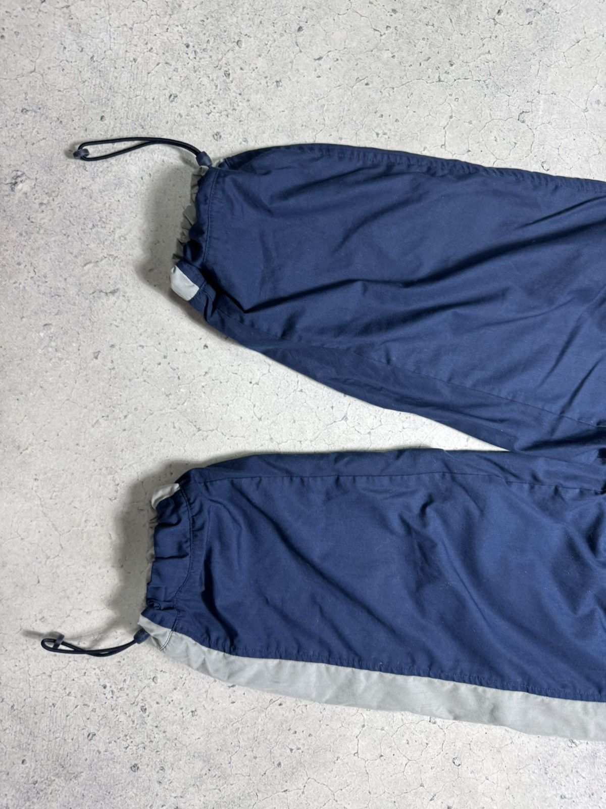 Nike Nike Vintage Track Pants Baggy Drill Swoosh Y2K Navy Nylon Size US 34 / EU 50 - 3 Thumbnail