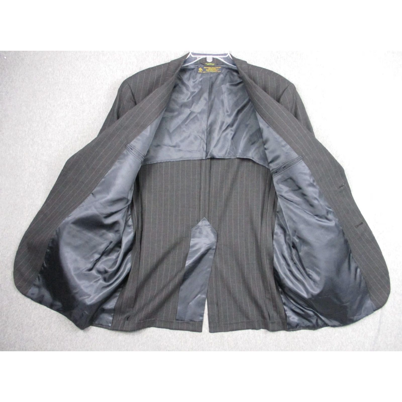 Brooks Brothers VINTAGE Brooks Brothers Blazer Mens 46L Gray Pinstripe Wool Suit Jacket 90s Size 46R - 3 Thumbnail