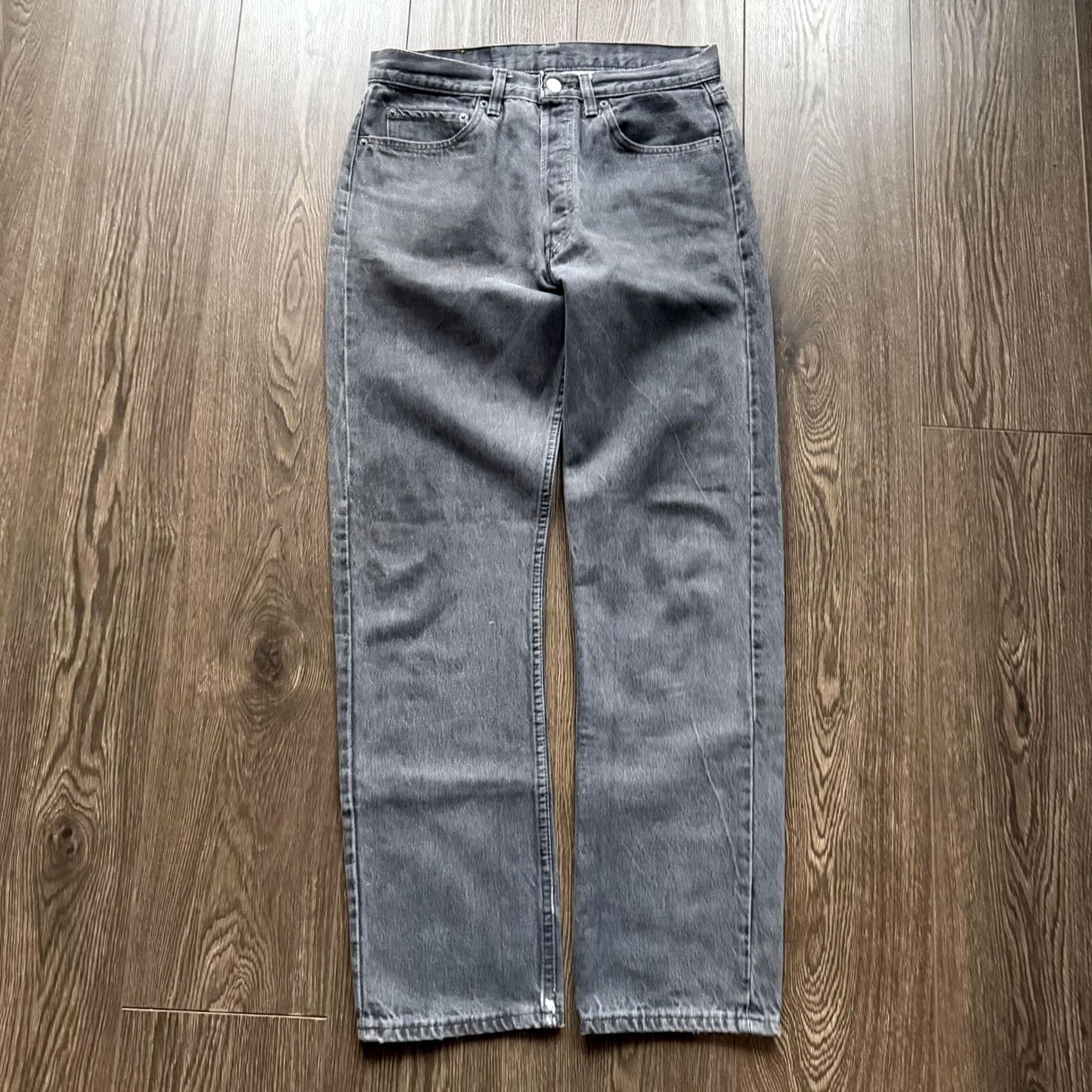 Levi's VINTAGE Levi's 501 Jeans Mens 31x31 Charcoal Wash Denim Straight Button Fly Pockets Distressed Grunge 70s 80s Size US 31 - 4 Thumbnail