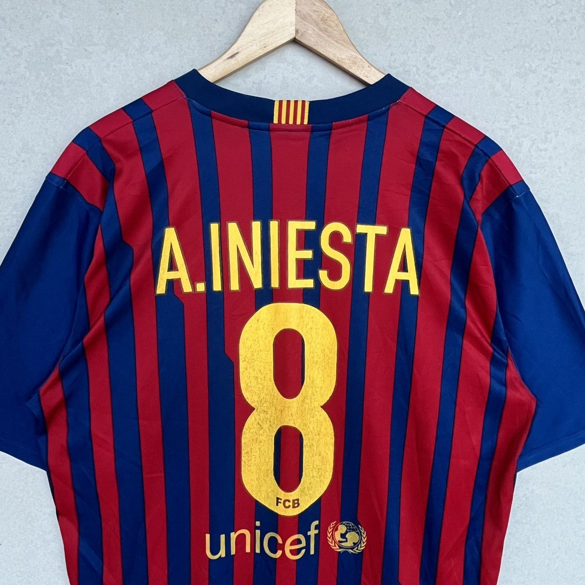 Other Vintage Barcelona Red & Blue Striped Football Shirt Size L Size US L / EU 52-54 / 3 - 5 Thumbnail