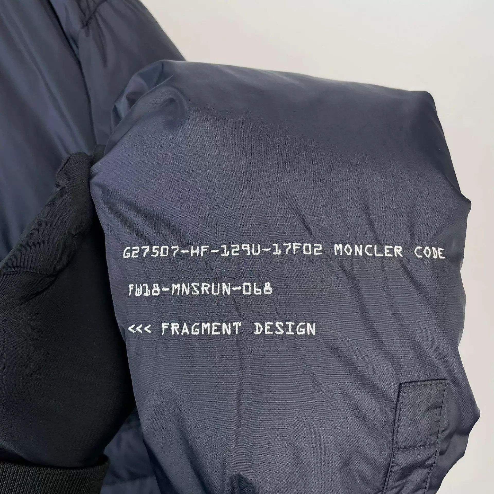 Moncler Moncler light down jacket 95 new size 3 black 18 Size US L / EU 52-54 / 3 - 3 Thumbnail