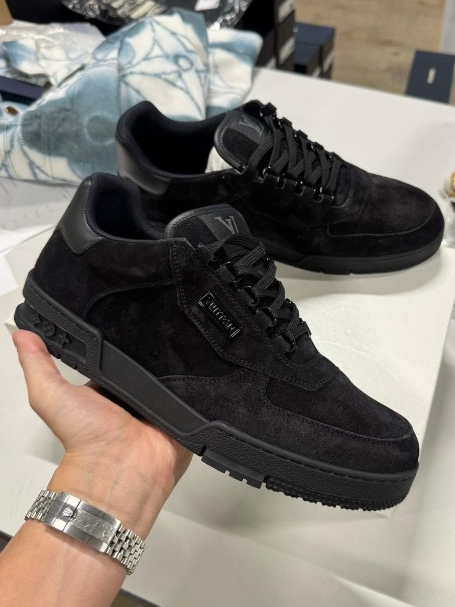 Louis Vuitton Louis Vuitton Uniform Sneakers - Black Suede. UK6. EU40 Size US 7 / EU 40 - 4 Thumbnail