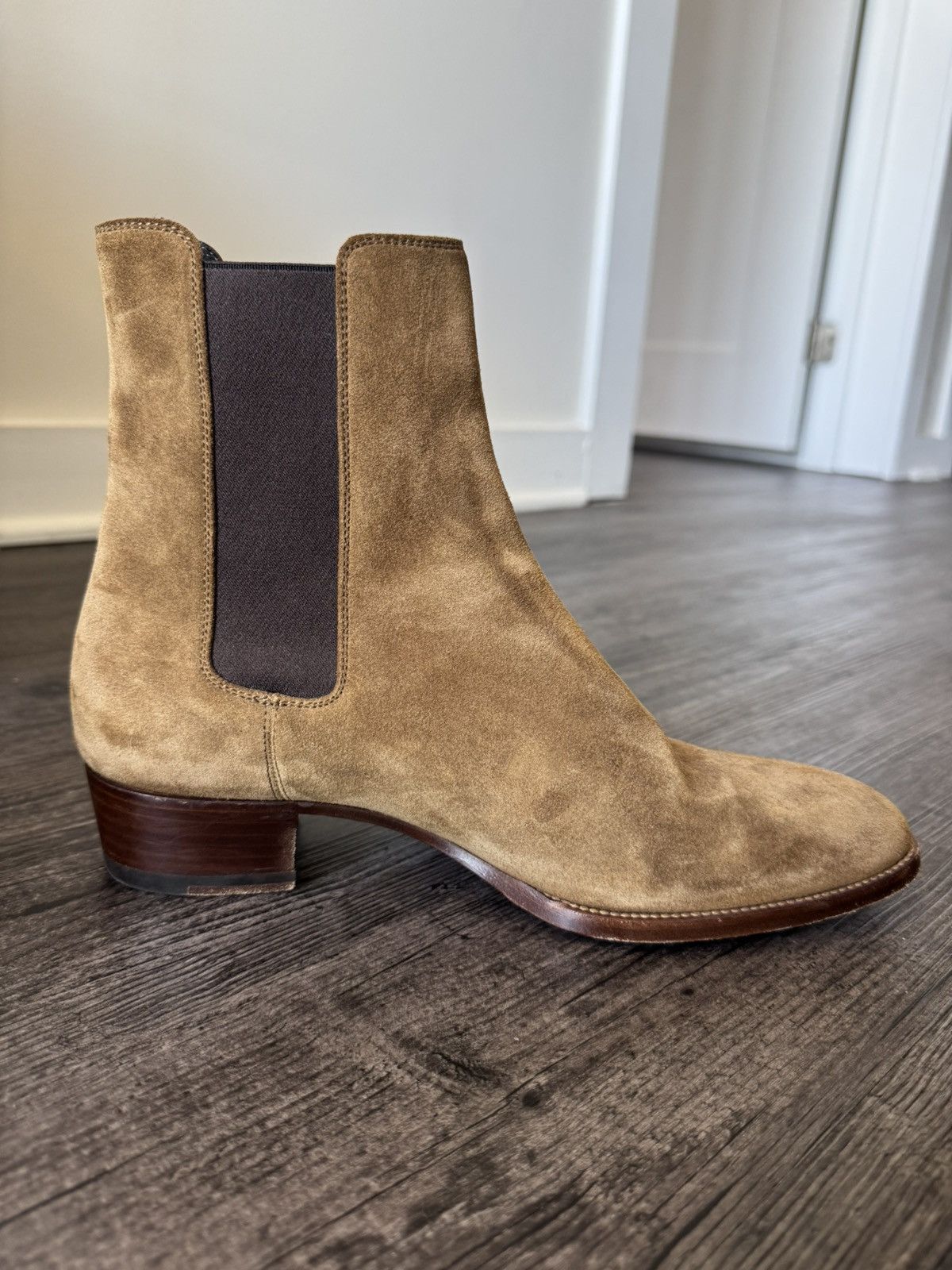 Saint Laurent Paris Saint Laurent Paris Tan Suede Chelsea Boots EU40 Size US 7 / EU 40 - 1 Thumbnail