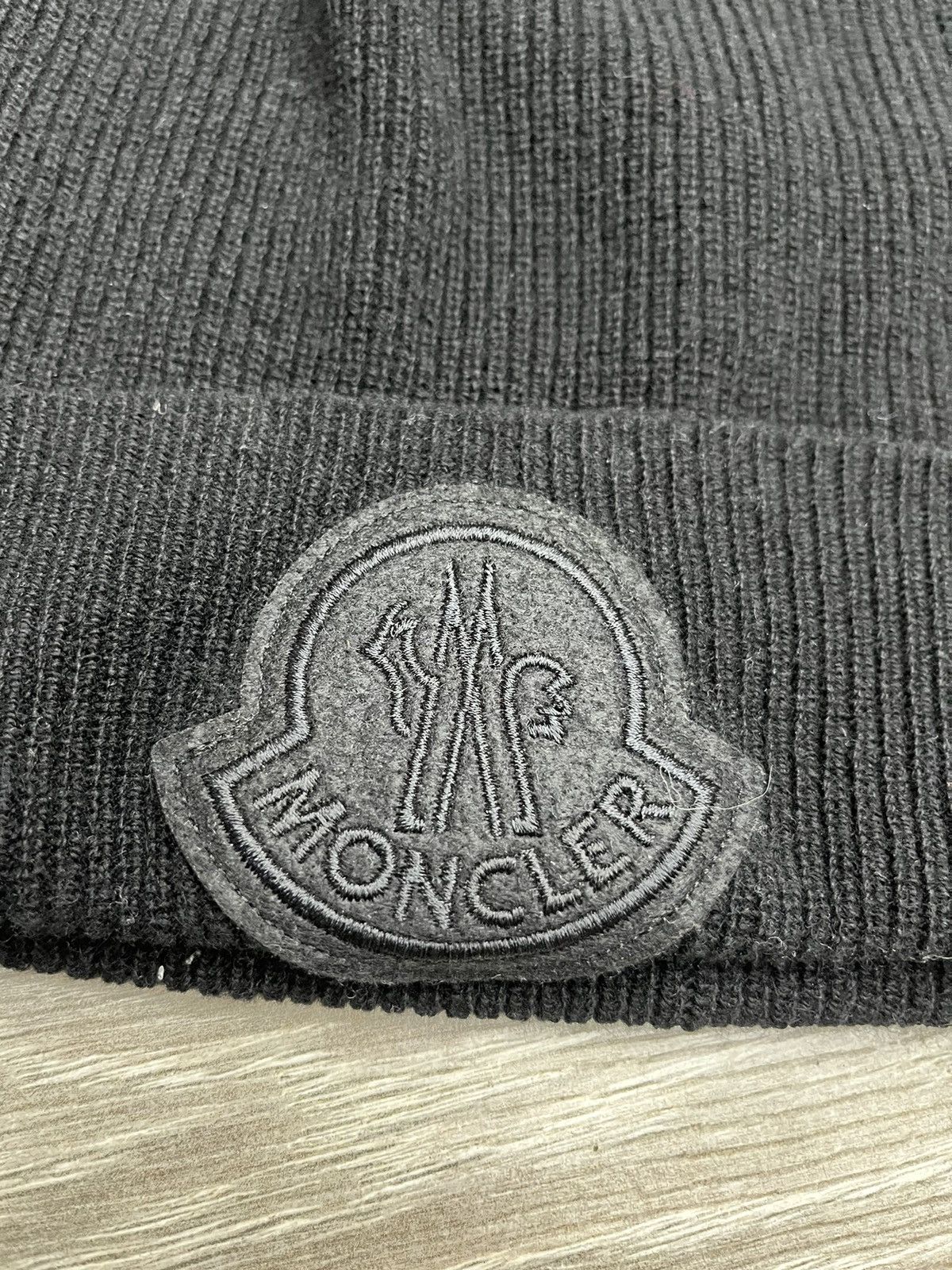 Moncler Black Moncler Logo Beanie Size ONE SIZE - 2 Thumbnail