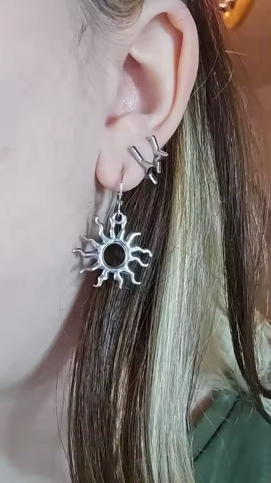 Vintage Y2K Sun Drop Earrings Size ONE SIZE - 2 Thumbnail
