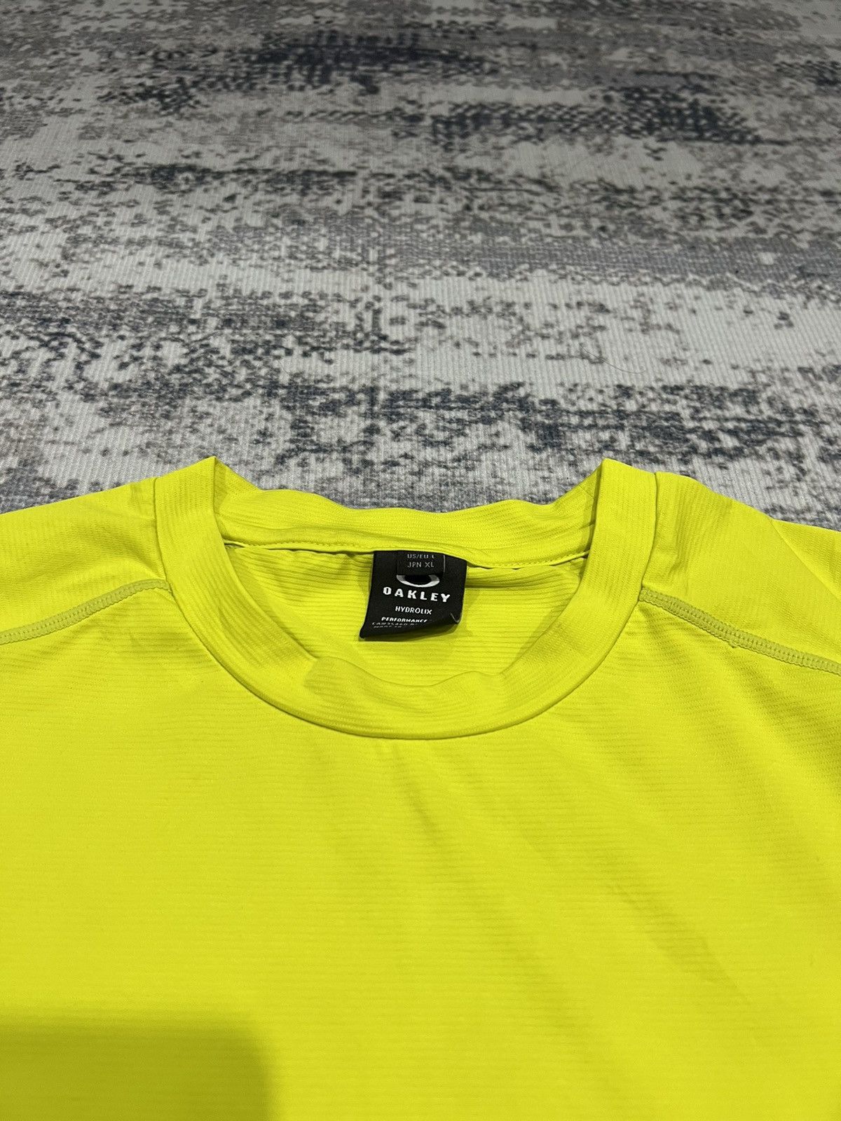Vintage Oakley Yellow Sport T-Shirt Size US XL / EU 56 / 4 - 6 Thumbnail