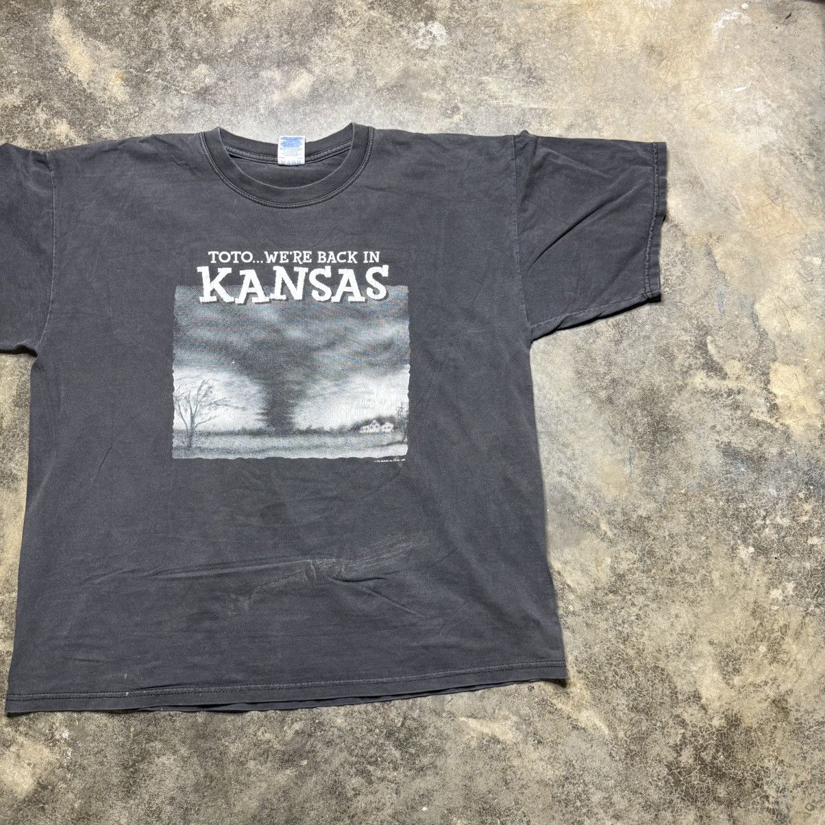 Vintage vintage were not in kansas anymore wizard of oz toto tshirt Size US XL / EU 56 / 4 - 2 Thumbnail