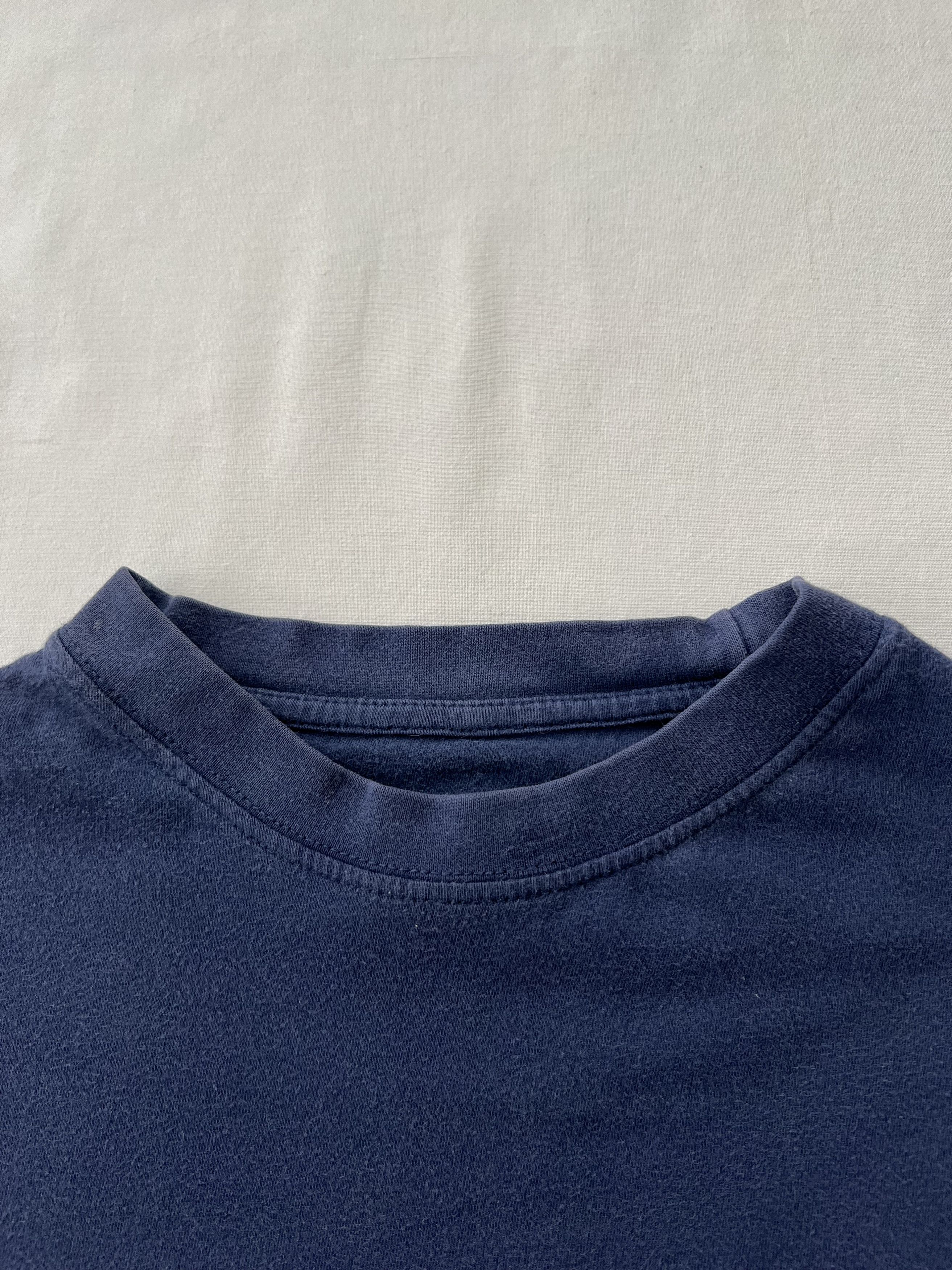 Jack Wolfskin Vintage 2000s Jack Wolfskins Wolf Navy T-shirt Size US L / EU 52-54 / 3 - 8 Thumbnail