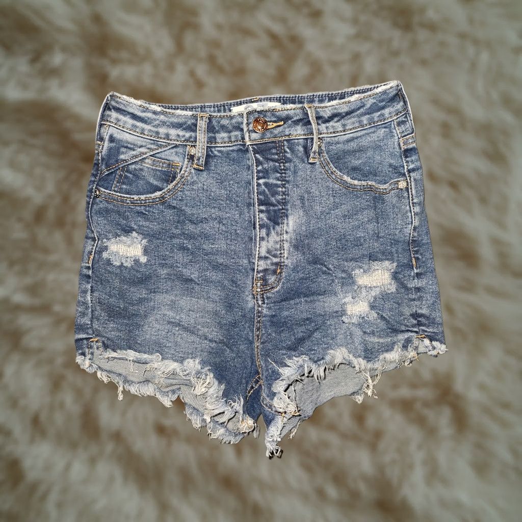 Vintage VINTAGE We The Free Cut Off Shorts Women's 27 Button Fly Distressed Preppy Size 27" / US 4 / IT 40 - 1 Thumbnail