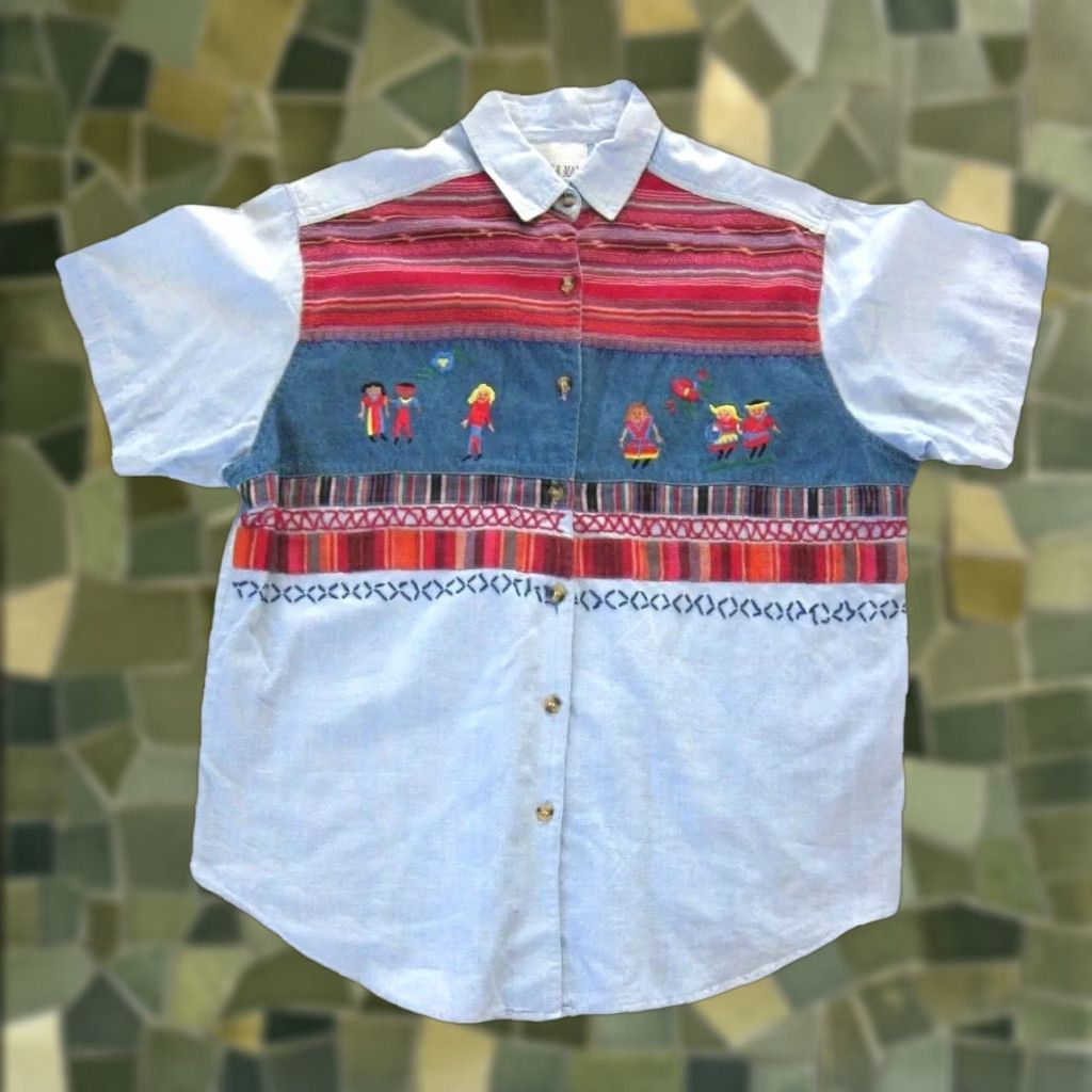 Vintage VINTAGE Casey & Max Cotton Blue Embroidered People Button Down Blouse Large Women's Shirt Size L / US 10 / IT 46 - 1 Thumbnail