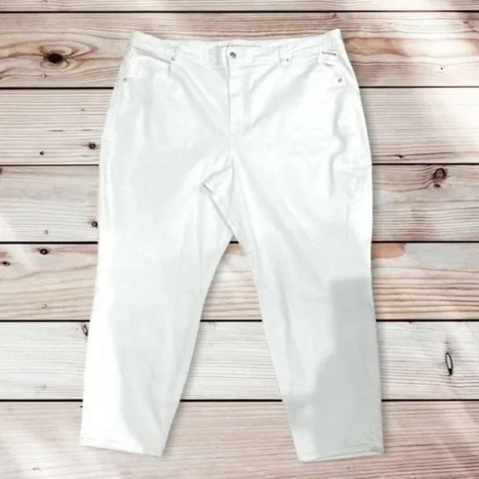American Eagle Outfitters AMERICAN EAGLE White High Waist Mom Jeans Sz 24W Size 42" / US 20 - 2 Thumbnail