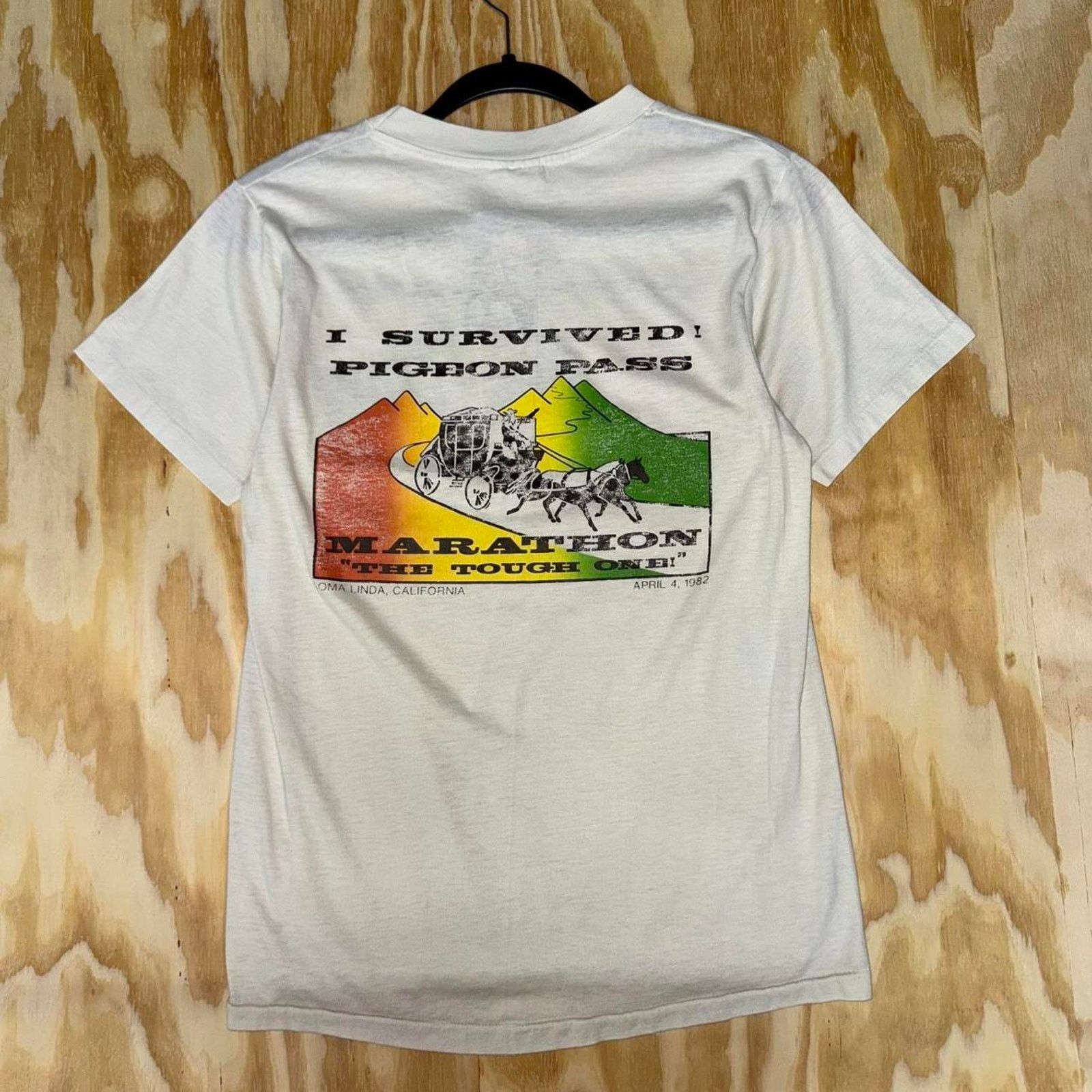 Hanes Vintage "I survived" pigeon pass marathon 1980s t-shirt Size US M / EU 48-50 / 2 - 2 Thumbnail