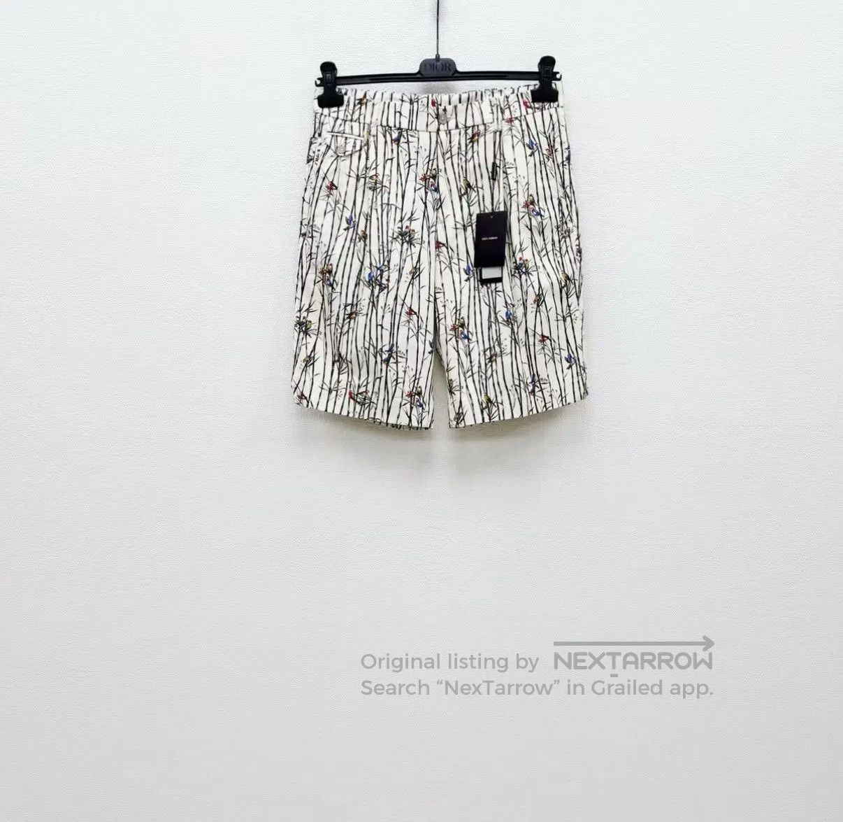 Dolce & Gabbana White Striped Floral Print Casual Shorts. Size US 28 / EU 44 - 1 Thumbnail