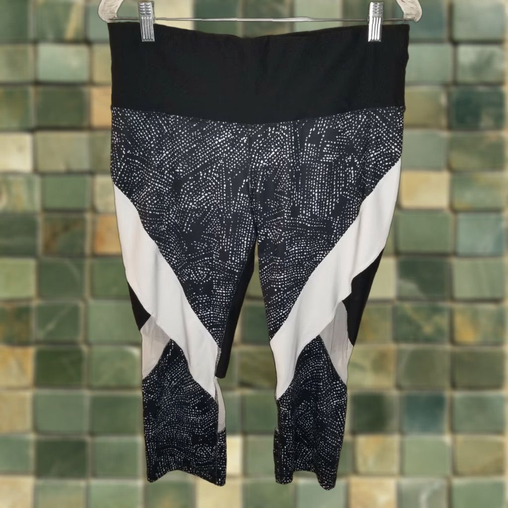 Vintage XERSION Leggings Capri Women's L Black White Fitted Activewear Capris Women’s Size L Size 36" / US 14 / IT 50 - 1 Thumbnail
