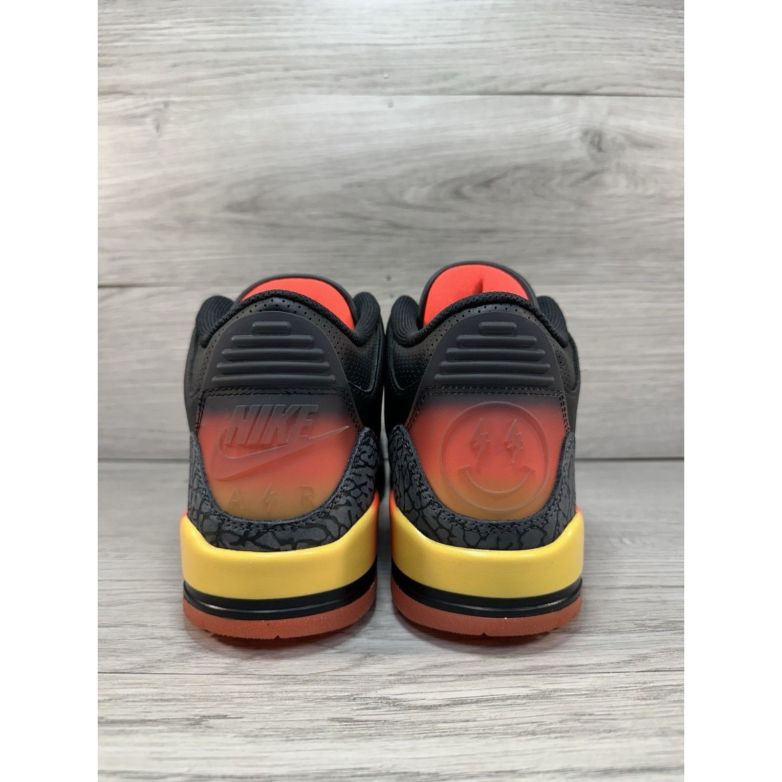J Balvin × Jordan Brand J. Balvin x Air Jordan 3 Retro Rio - Size 9 Size US 9 / EU 42 - 5 Thumbnail