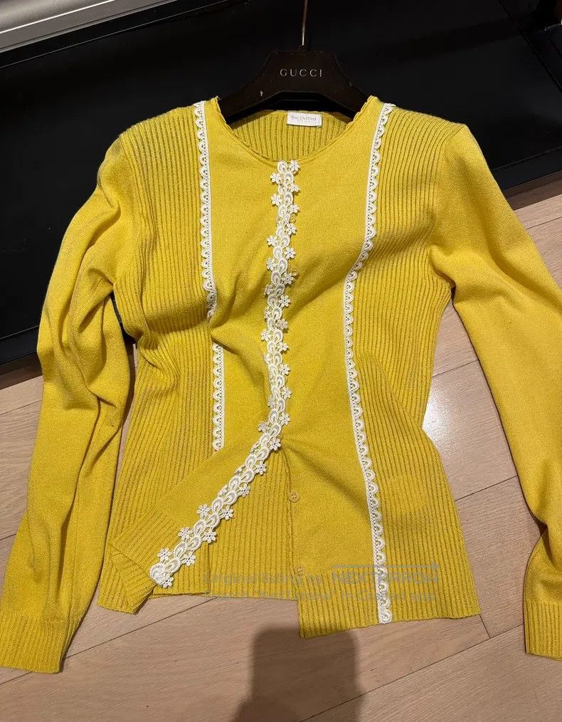 Valentino Valentino Knitwear Size M / US 6-8 / IT 42-44 - 2 Thumbnail