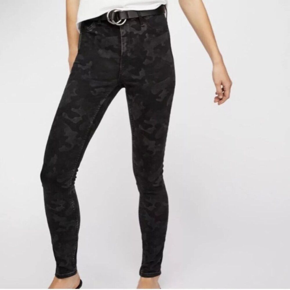 Free People NWT New $98 Free People Long & Lean High Waist Camo Skinny Size 27" / US 4 / IT 40 - 1 Thumbnail