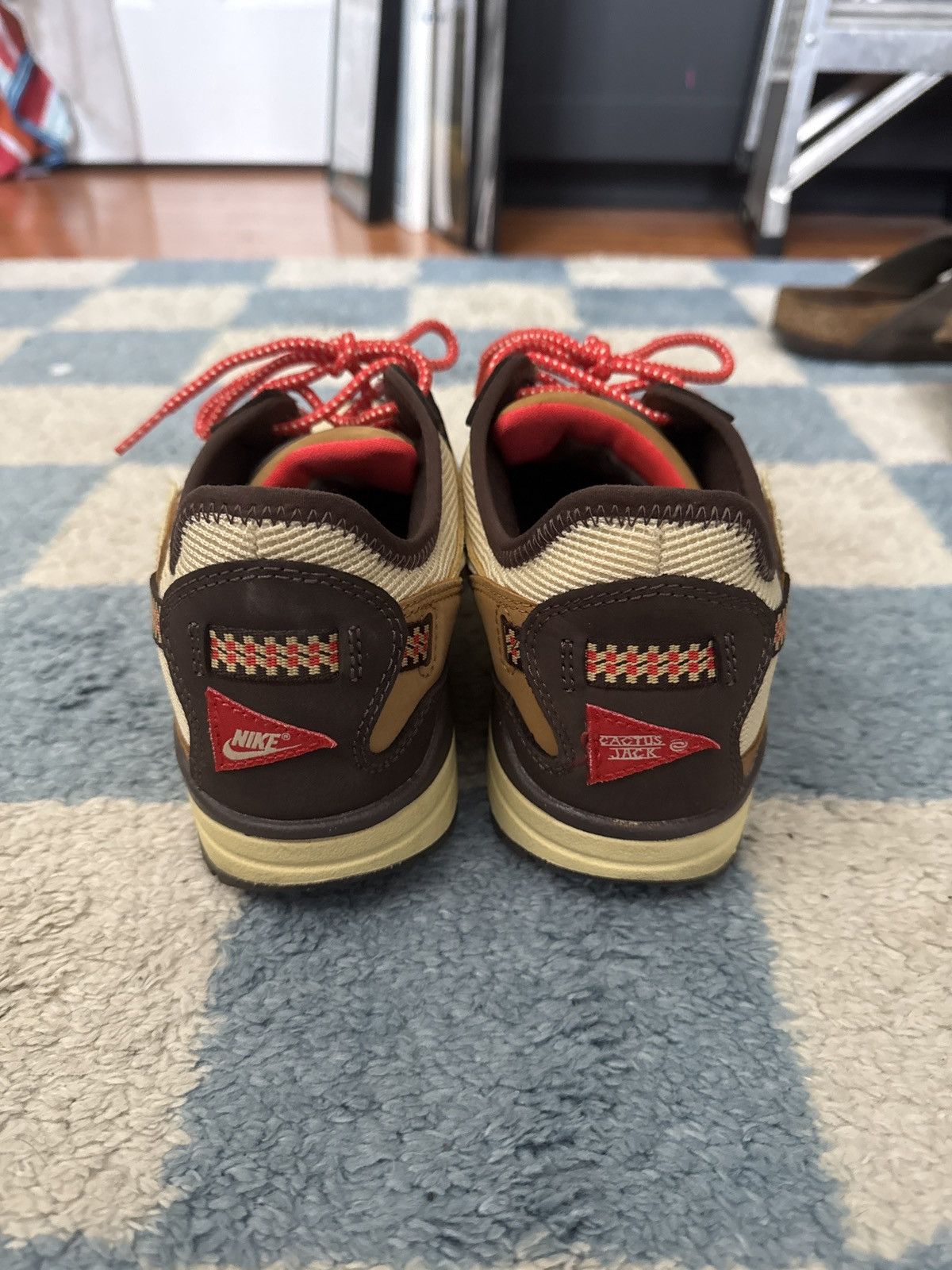 Nike × Travis Scott Nike Air Max 1 Travis Scott Baroque Brown Size US 9 / EU 42 - 4 Thumbnail