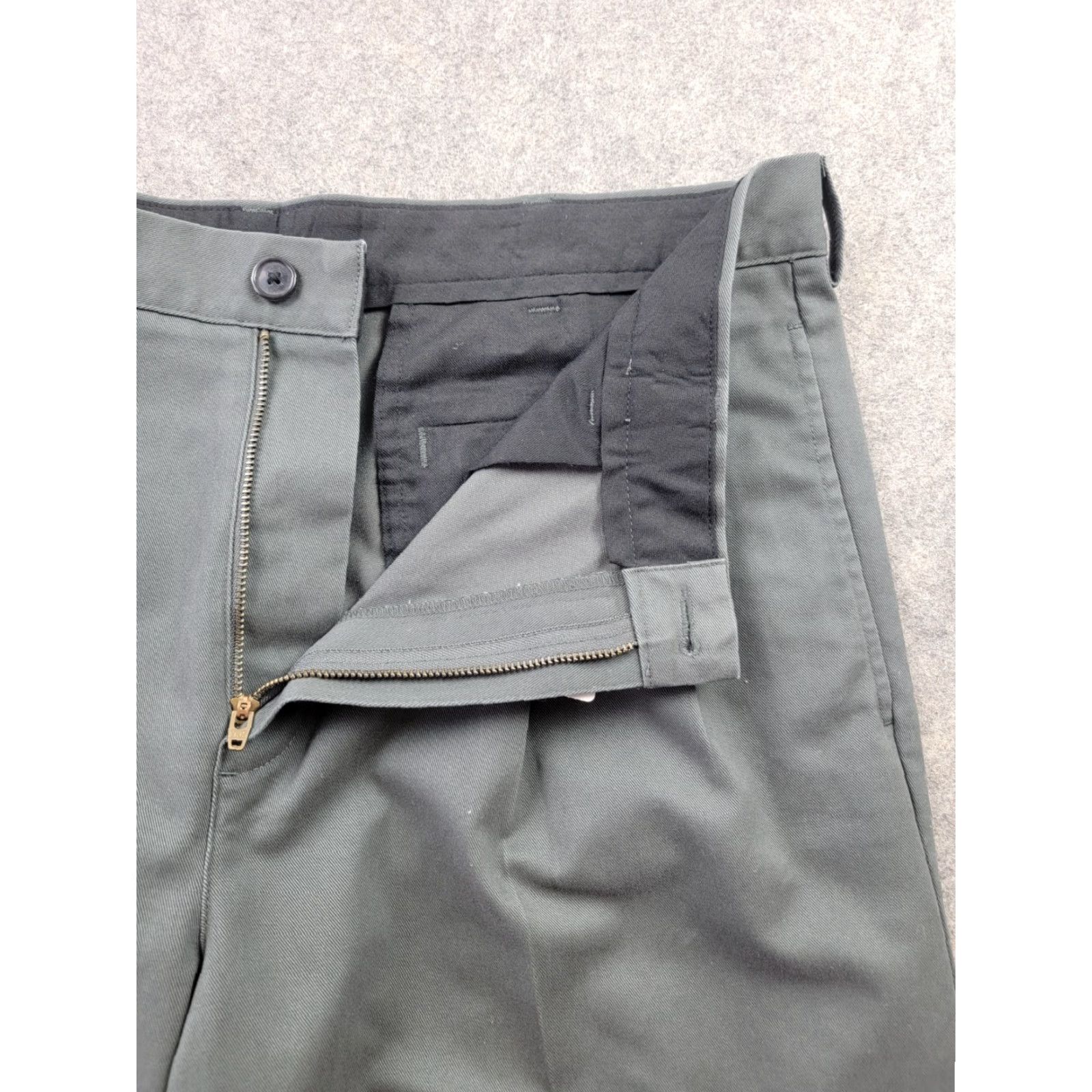 Vintage LL Bean Pants Mens 36x34 Gray Chino Pleated 100% Cotton NWT Double L Size US 36 / EU 52 - 4 Thumbnail