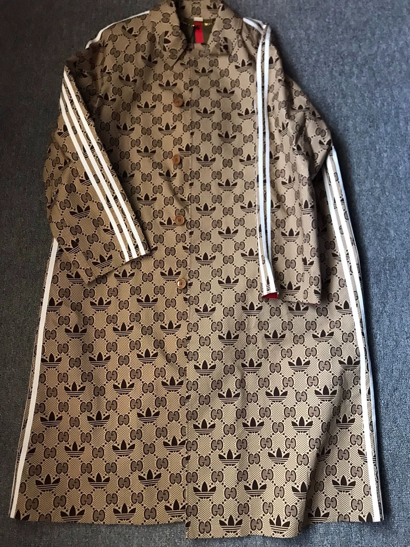 Gucci Gucci x adidas collab full logo coat 48 New Size US M / EU 48-50 / 2 - 3 Thumbnail